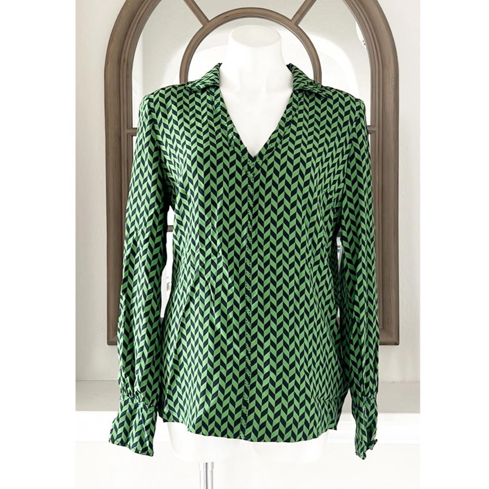 Tory Burch Silk Blouse in Green/Navy Size 10 EXCELLENT