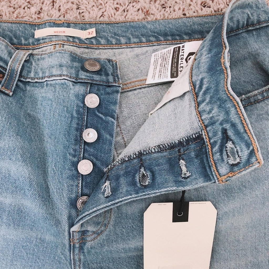 Levi’s Premium Wedgie Icon High-Rise Blue Jeans, Size 32 New with Tag
