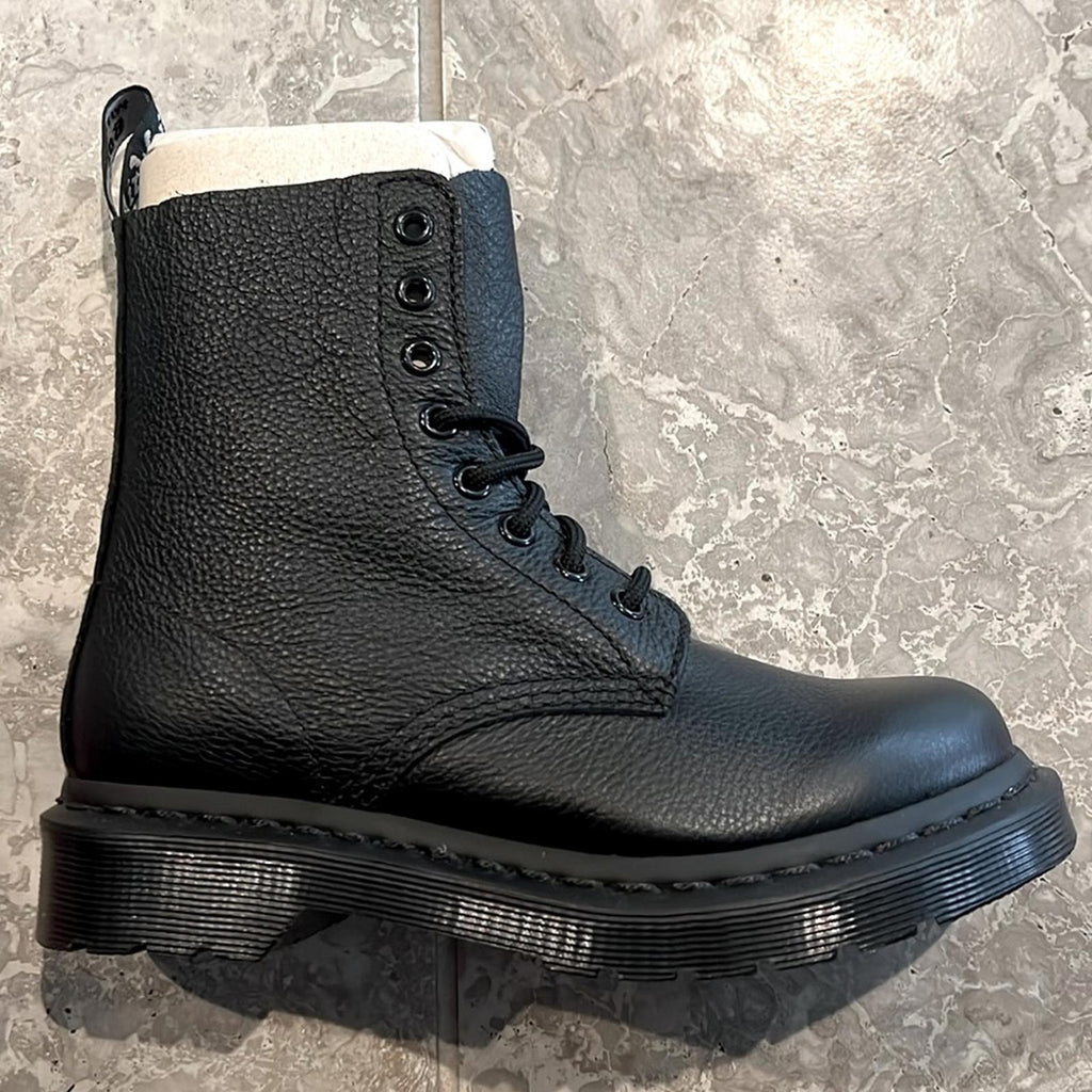 Dr Martens AirWair 1460 Pascal Mono Lace-Up in Black, Size 36 New in Box $170