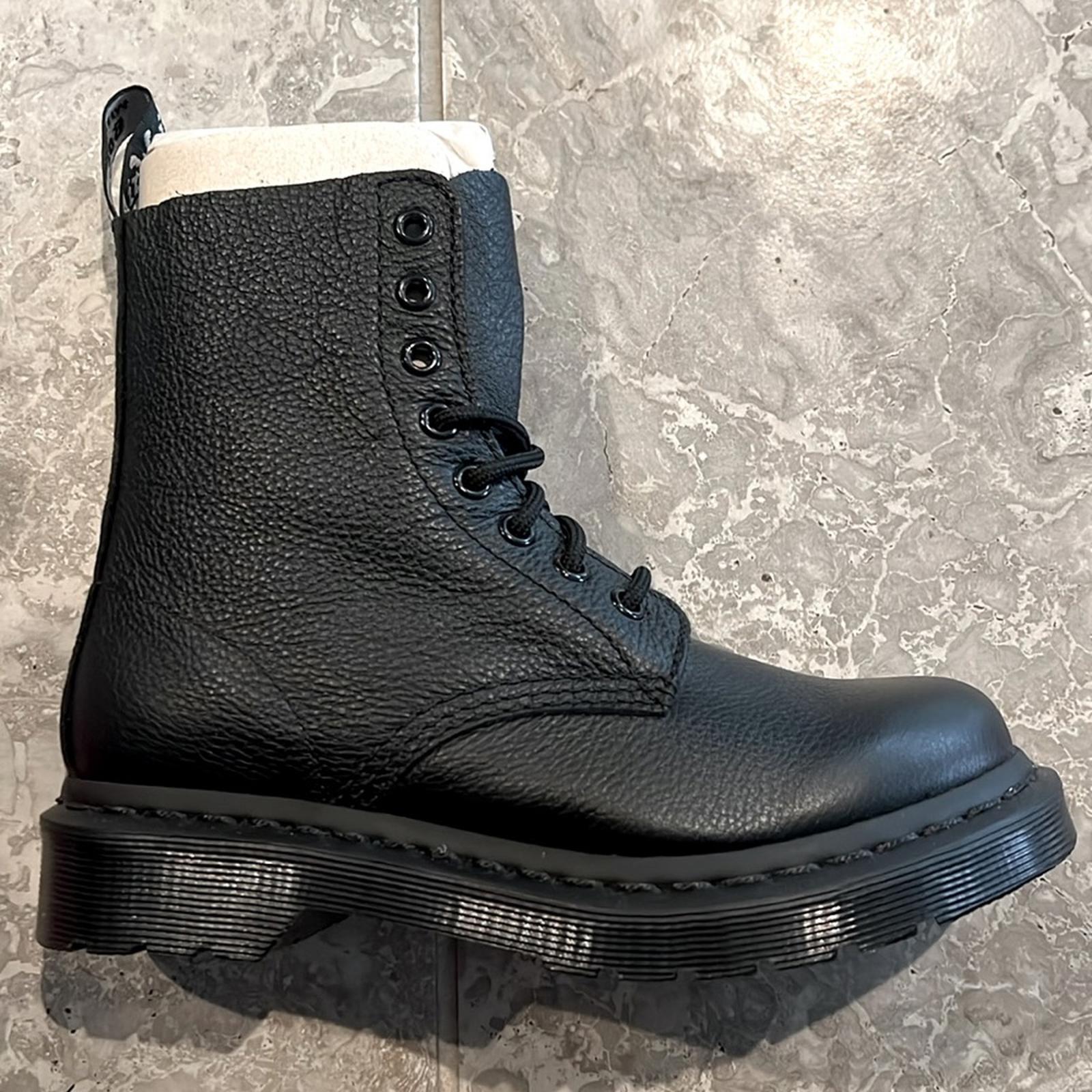 Dr Martens AirWair 1460 Pascal Mono Lace-Up in Black, Size 36 New in Box $170