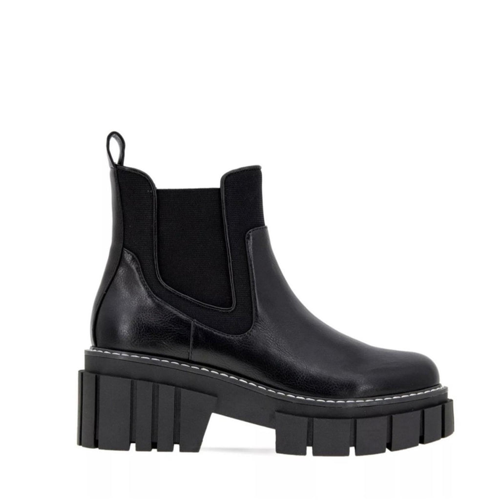 NEW BCBG Women's Ulysa Lug Sole Chelsea Booties, Size 5.5M / 35.5M New w/o Box $