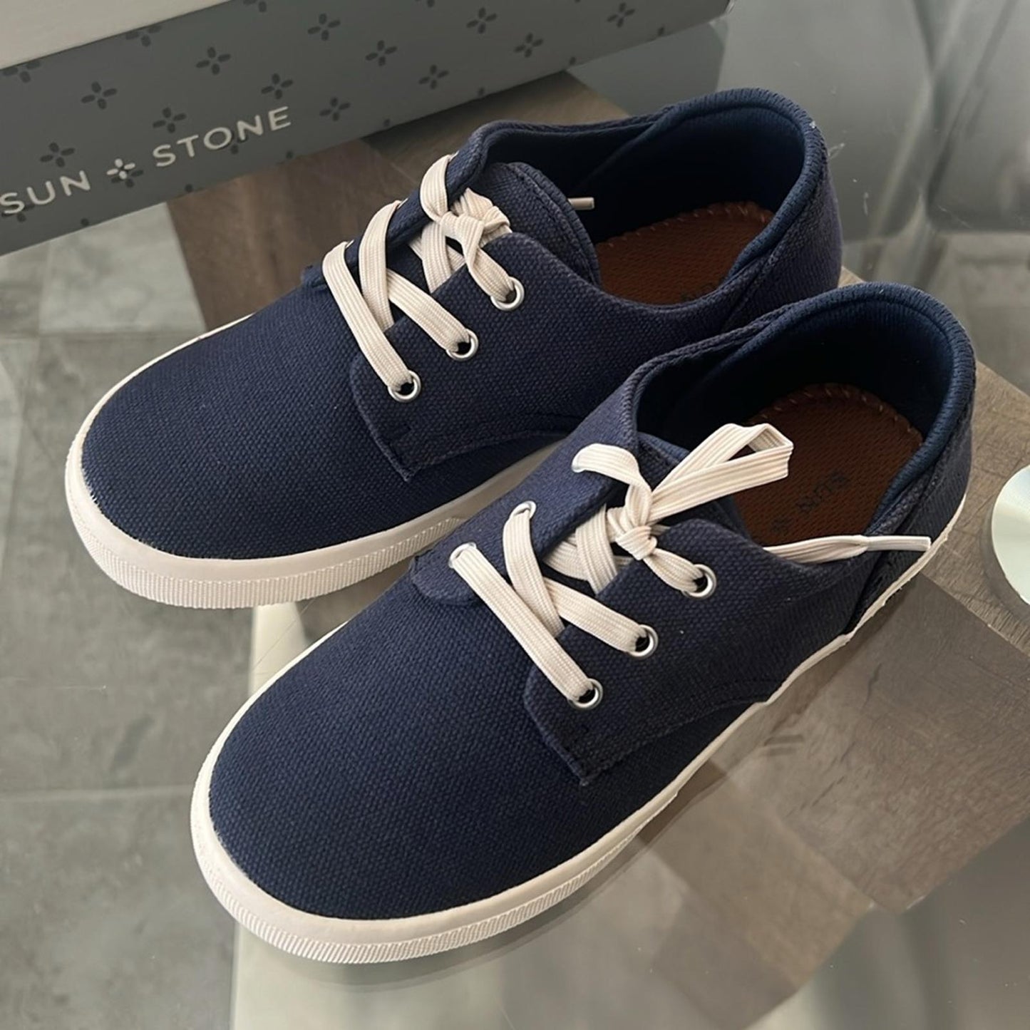 Sun + Stone Men's Kiva Lace Up Core Sneakers in Navy Blue Size 1 New in Box