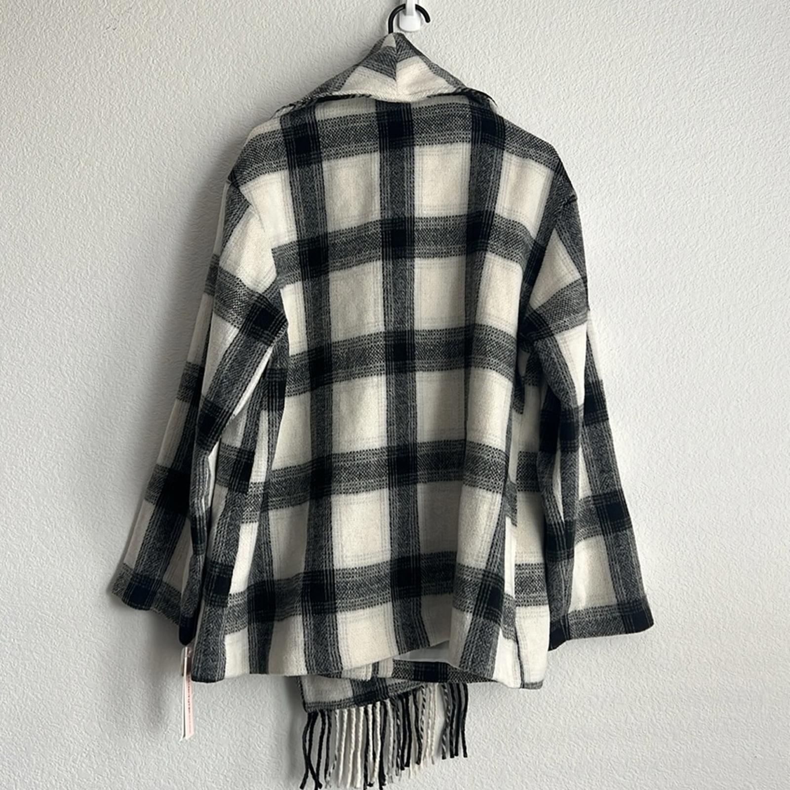 AQUA Scarf Collar Coat in Black/White, Size XL NEW w/Tag Retail $178