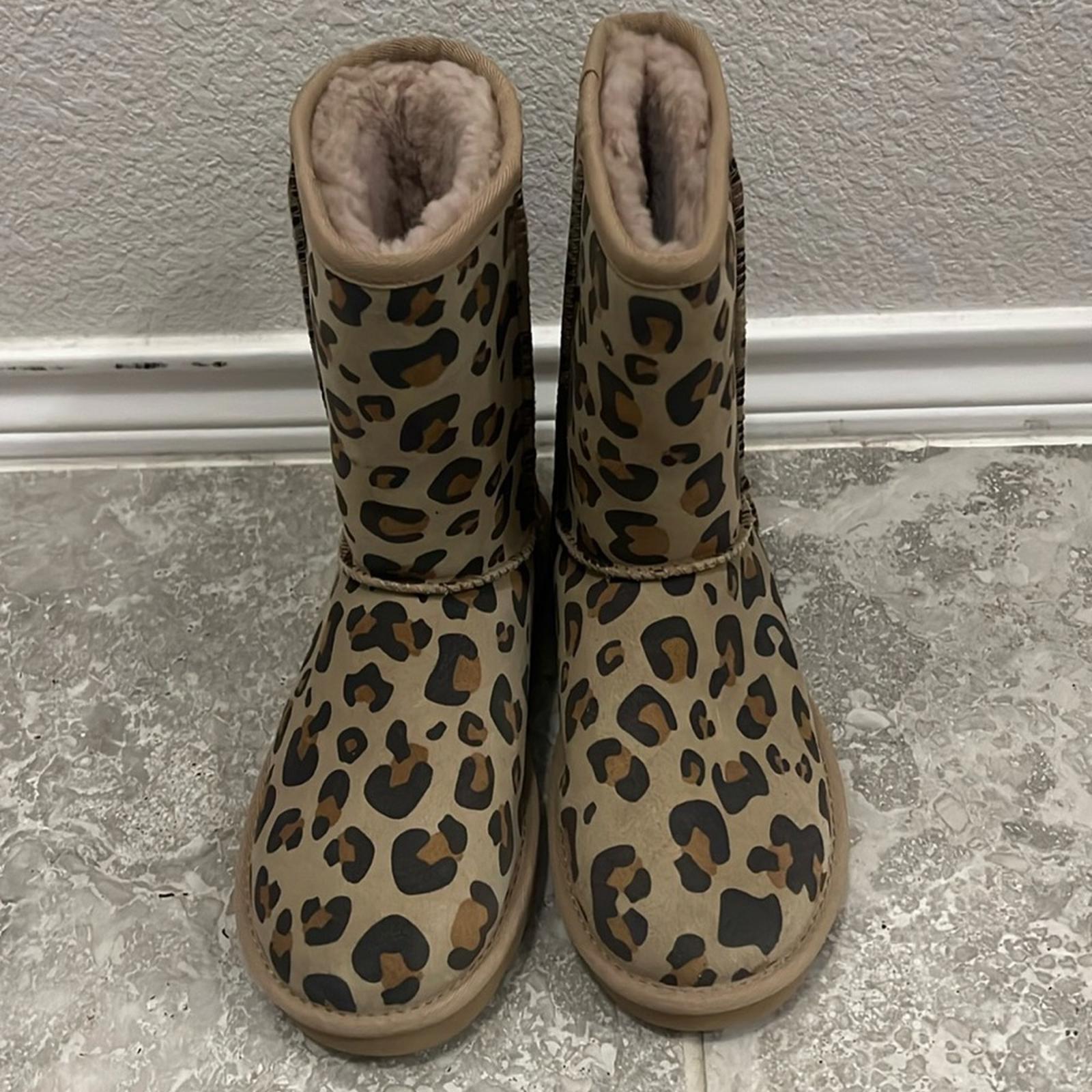UGG Genuine Sheepskin Lined Leopard Print Boots, Size 7 New in Box