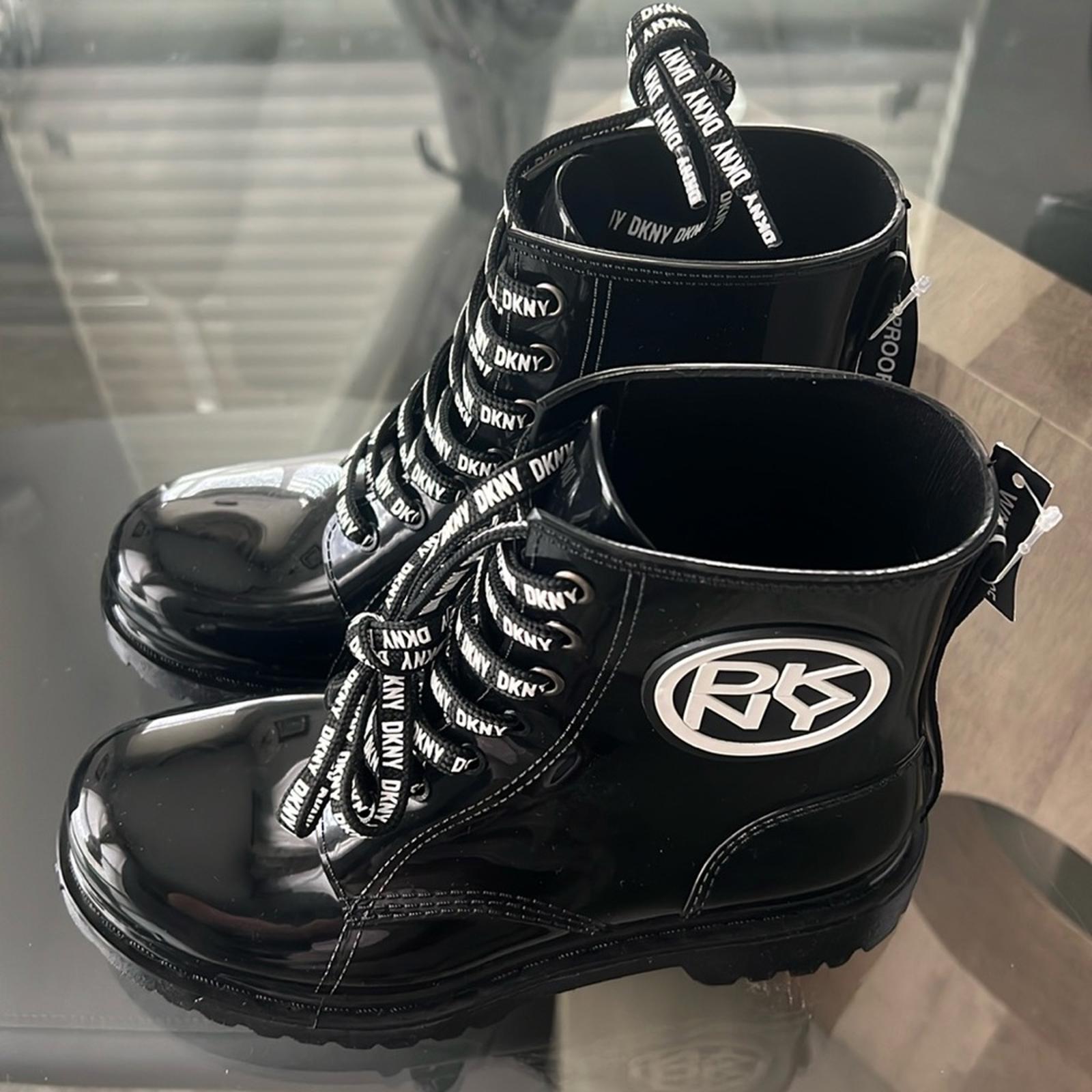 DKNY Tibby Combat Lace-Up Boots in Black, Size 6 New w/Tag