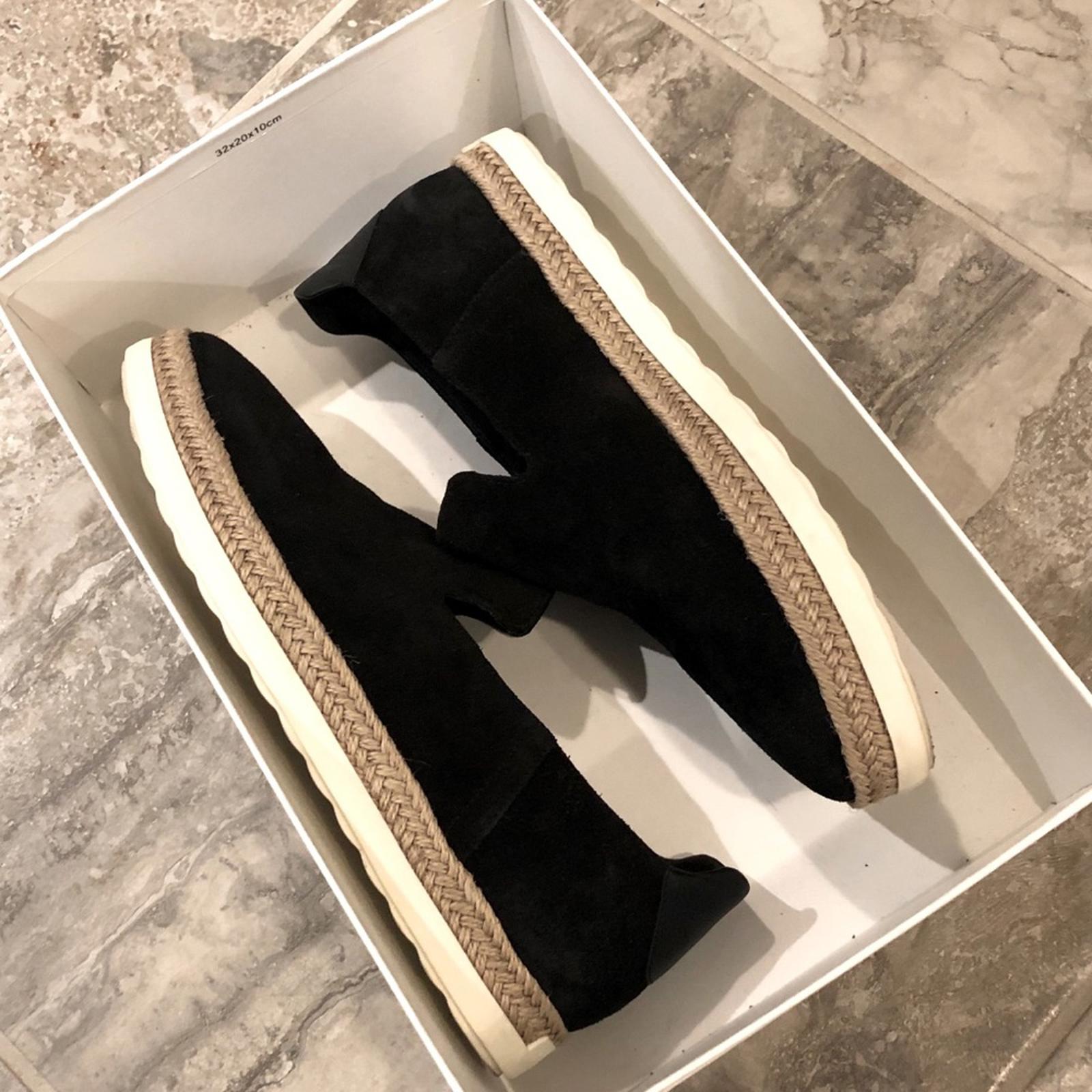 Vince Dillon Black Sneakers, Size 8, New in Box