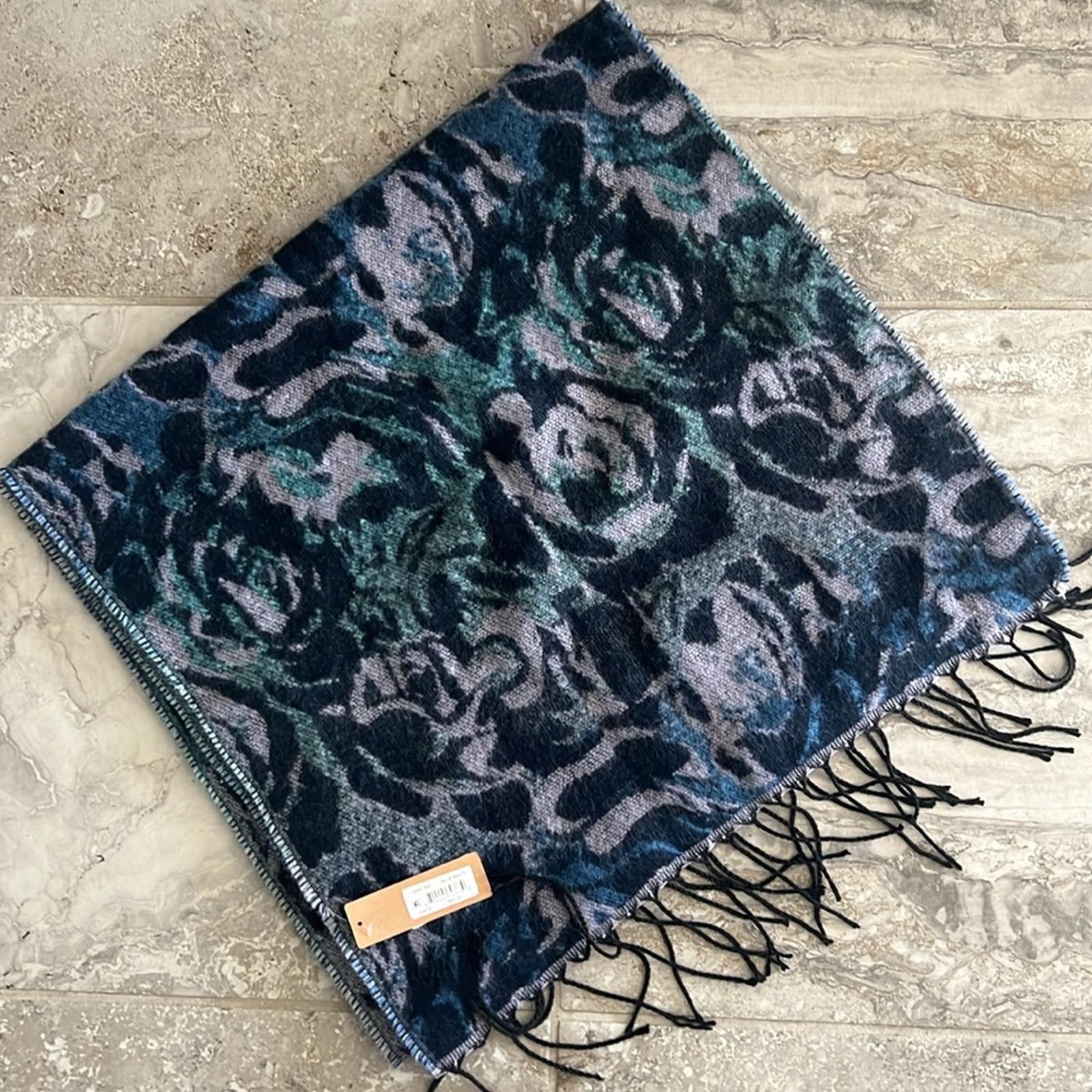 Steve Madden Vibrant Rose Jacquard Blanket Scarf with Fringe in Blue NWT