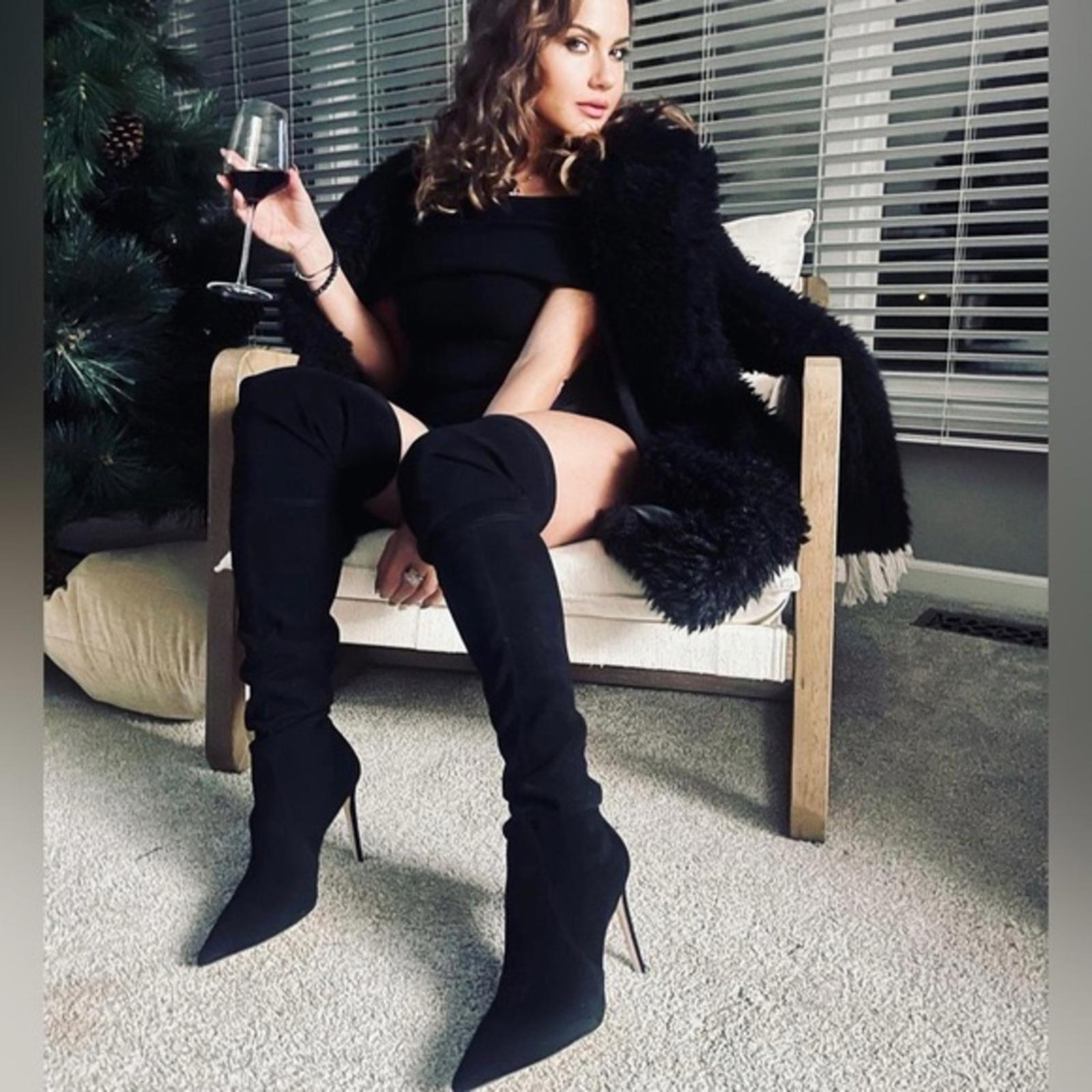 Stuart Weitzman UltraStuart100 Over The Knee Boots Suede Black Size 7 NEW in Box