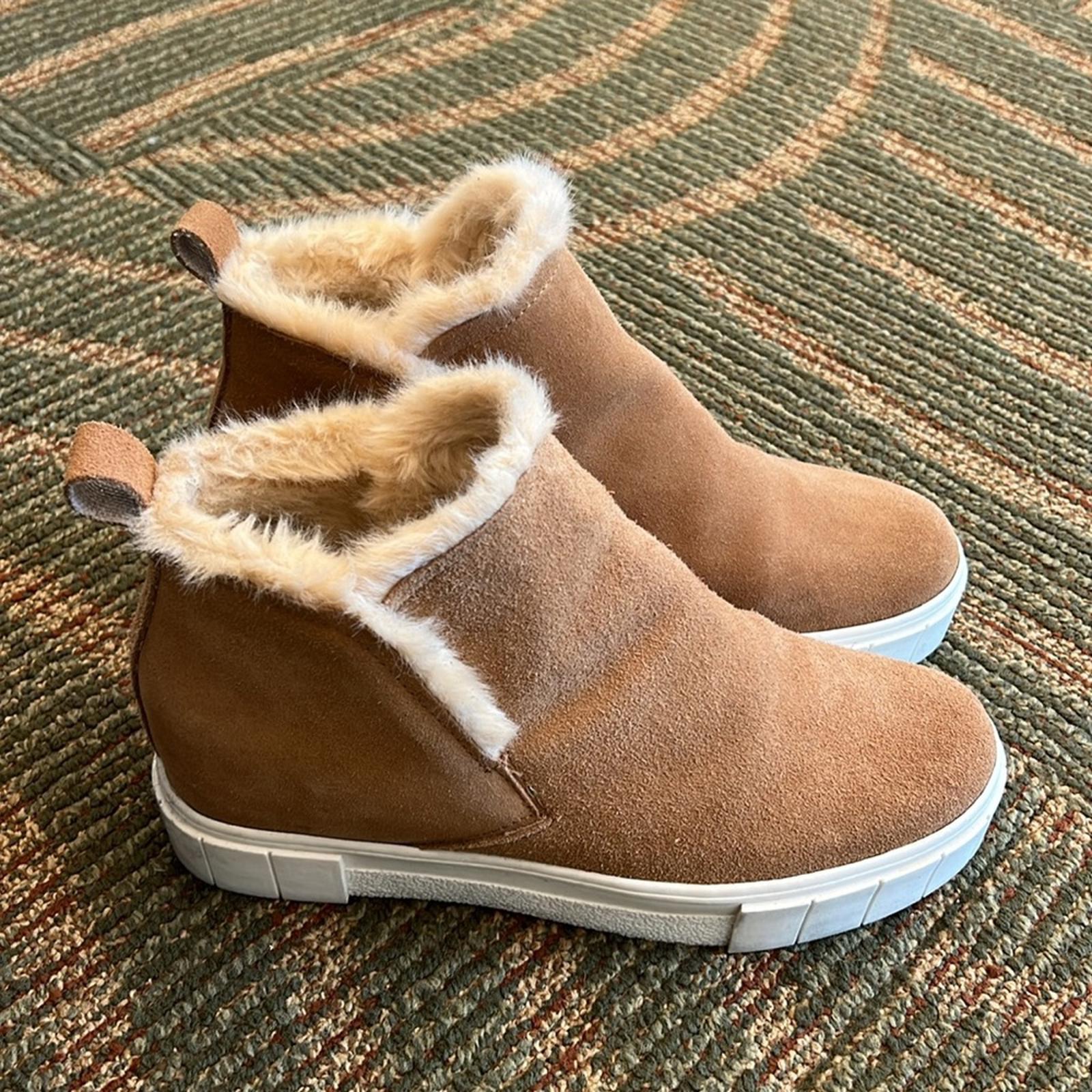 Dolce Vita Zali Sneakers in Praline Suede, Size 11, EXCELLENT