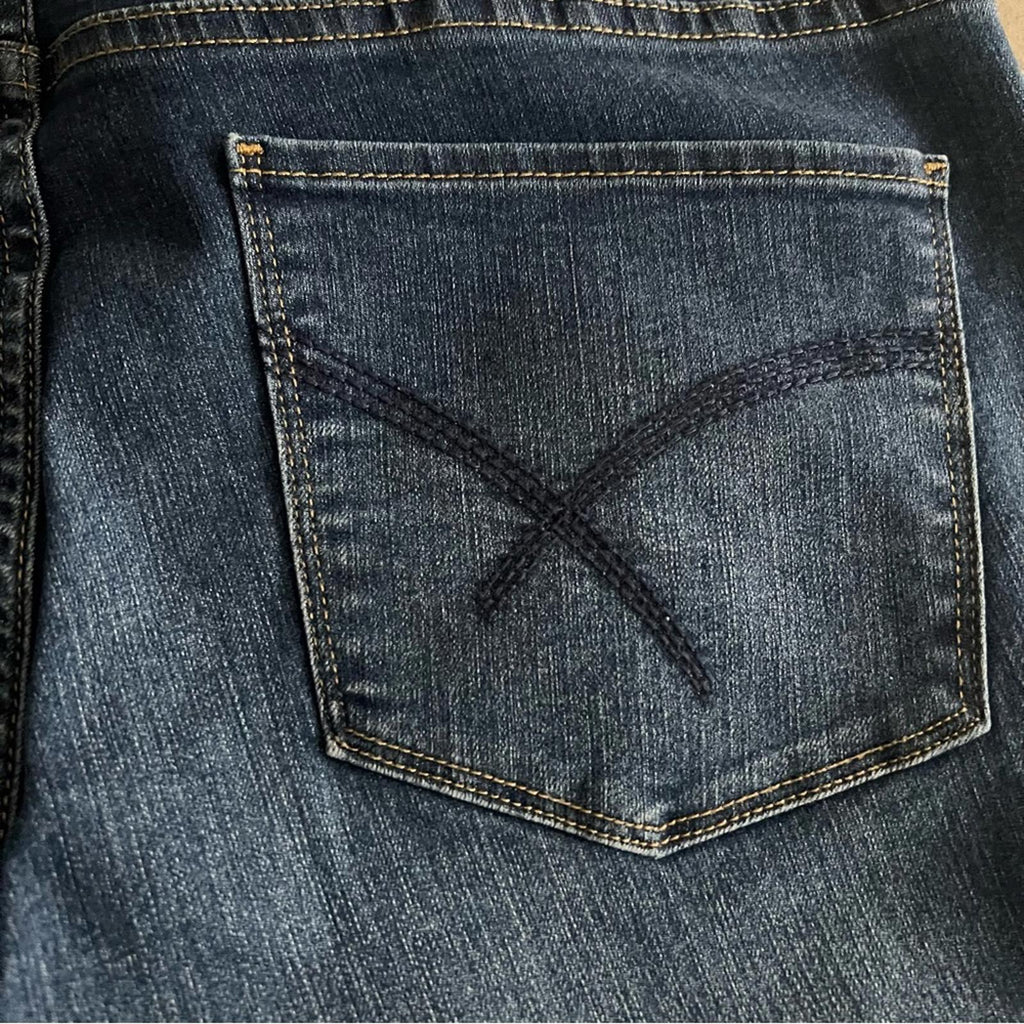 NEW Christopher & Banks Straight Leg Modern Fit Jeans, Med Stonewash, Size 10