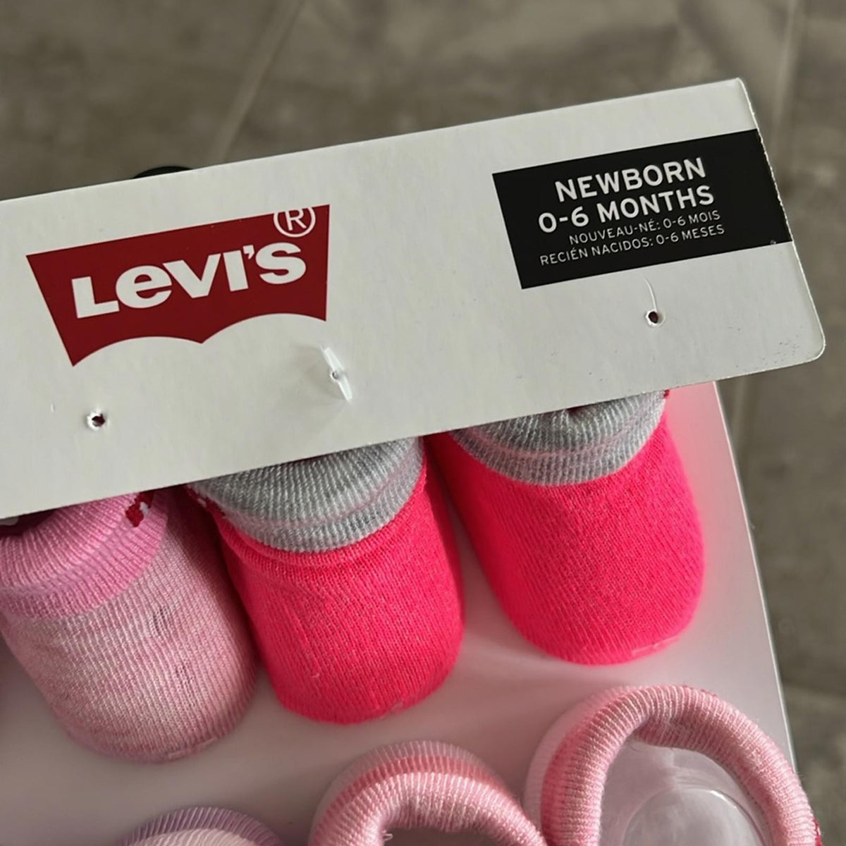 Levi’s 4-Pack Booties Size Newborn 0-6 Months, New w/Tag