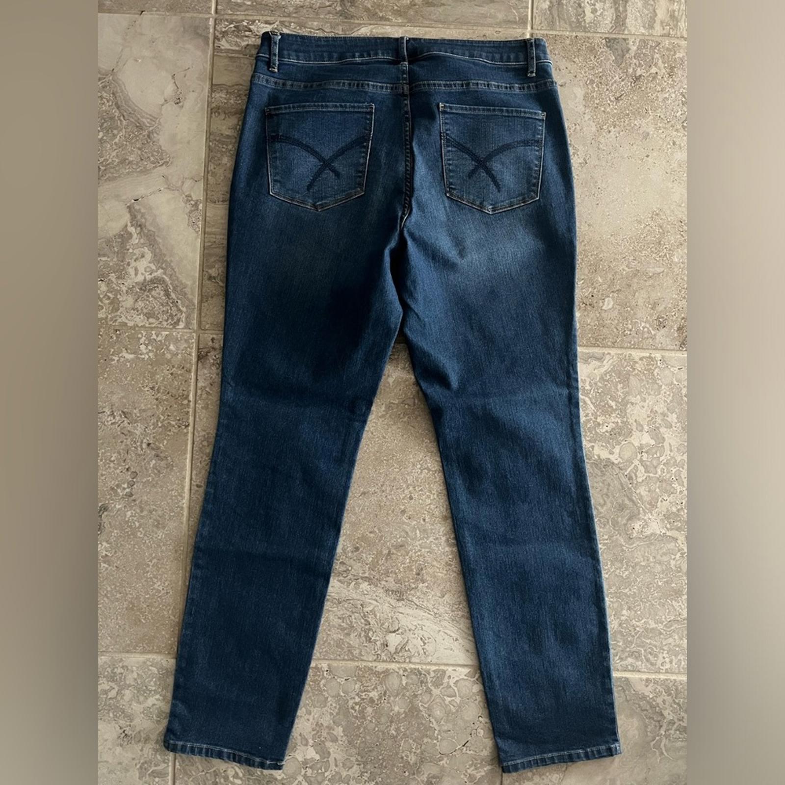 NEW Christopher & Banks Straight Leg Modern Fit Jeans, Med Stonewash, Size 10