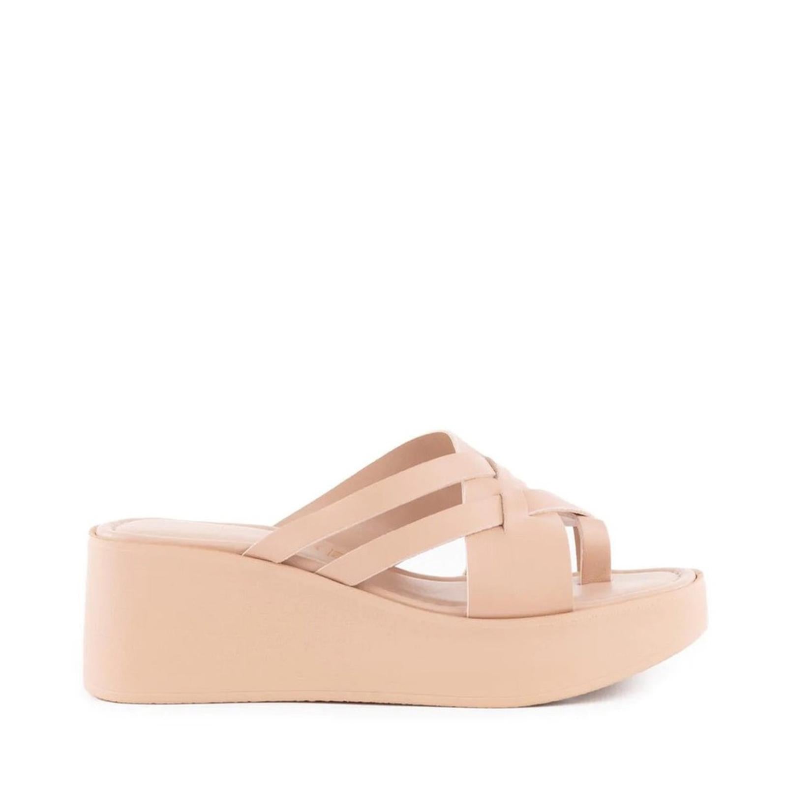 Seychelles Rock Steady Sandals in Blush Leather, Size 11 NEW w/o Box