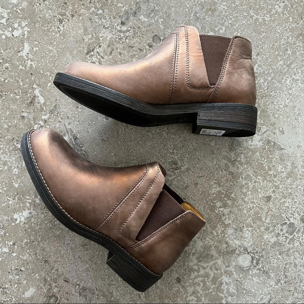 NEW Clarks Demi Beat Bronze Metallic Leather Cushion Ankle Boots UK 3, US 5.5