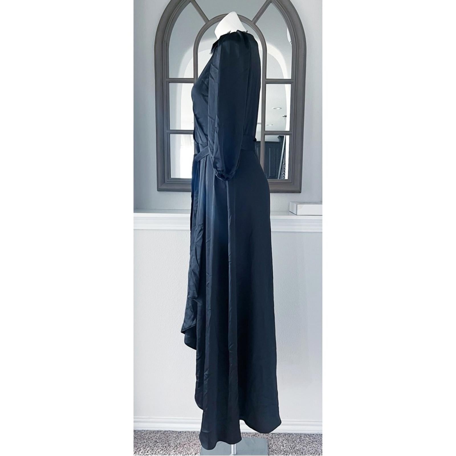 DKNY Balloon-Sleeve Satin Gown in Black, Size 6 New w/Tag Retail $229