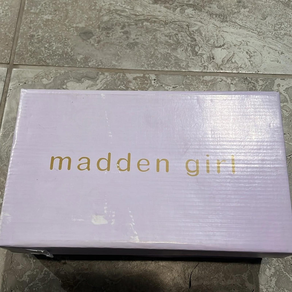 Madden Girl Marrvel Faux Leather Thong Block Heel Sandals, Size 9.5 NEW