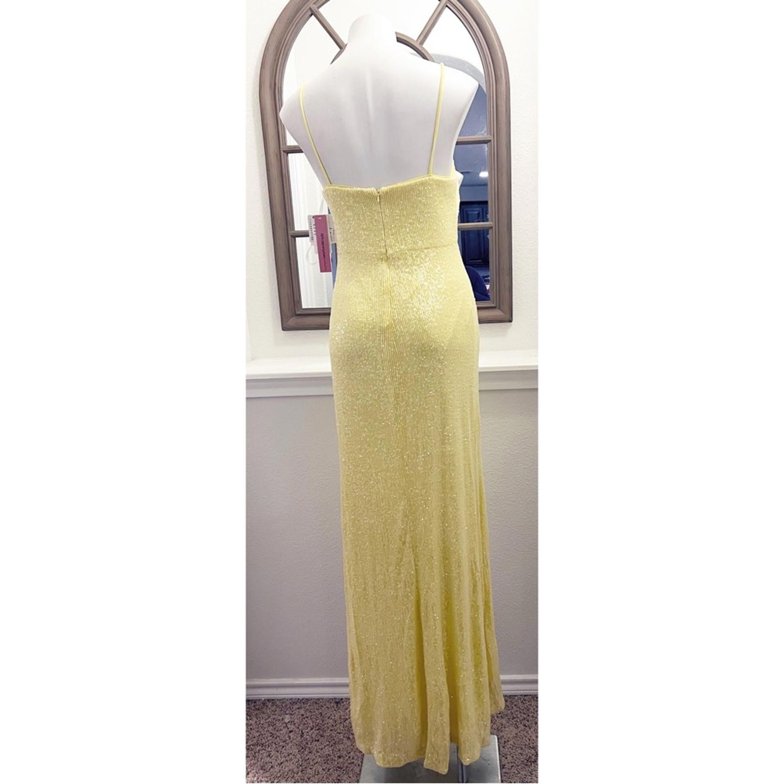 Bloomingdale’s Aqua Cutout Waist Sequin Column Gown in Yellow, Size 8 NEW $308