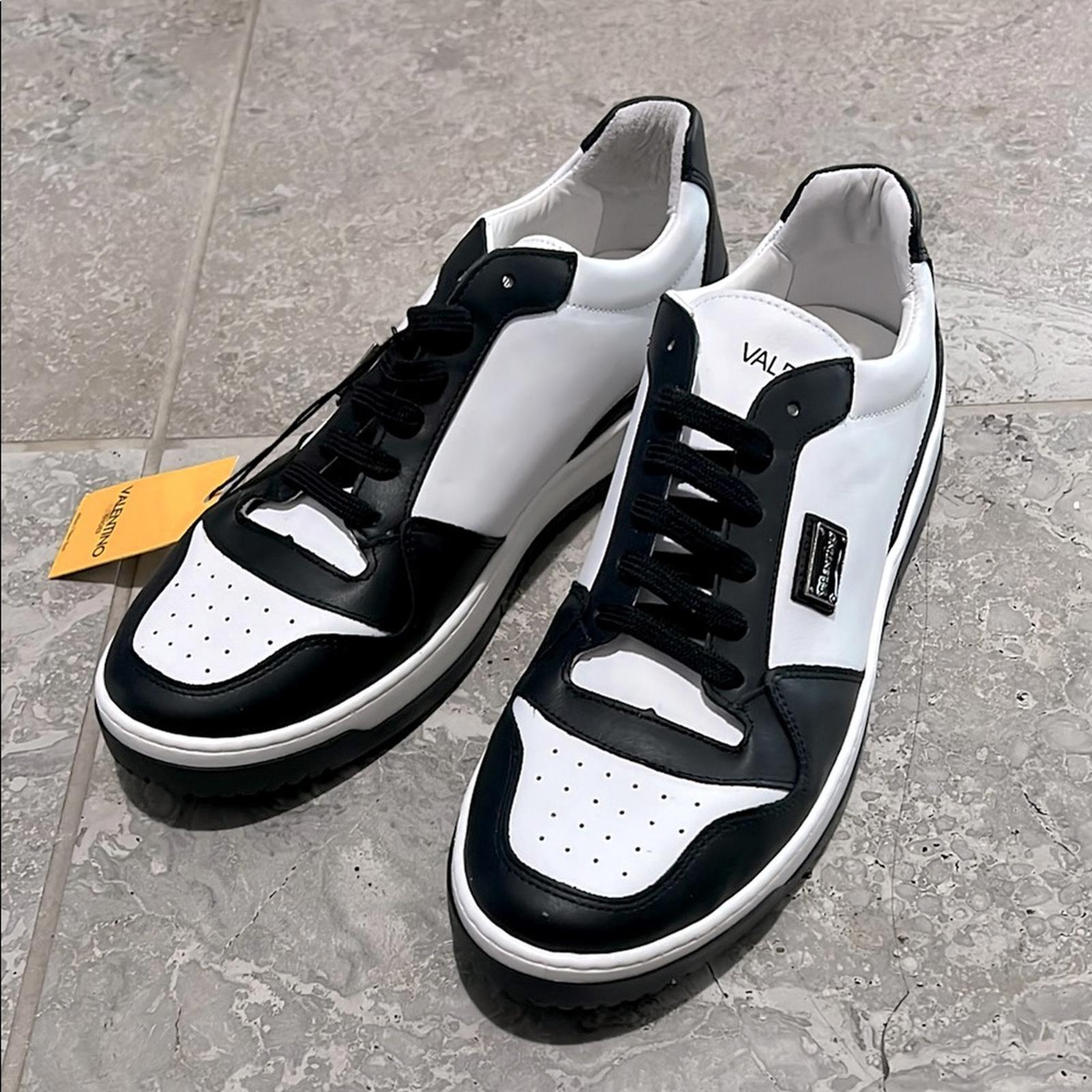 Valentino Oliver Leather Sneakers in Black/White Size 10.5 NEW w/Tag