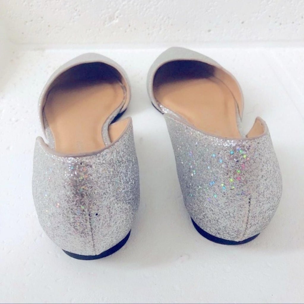 NEW CL Laundry Platinum Heart Pointed Toe Shoes, Silver Size 6M New w/o Box