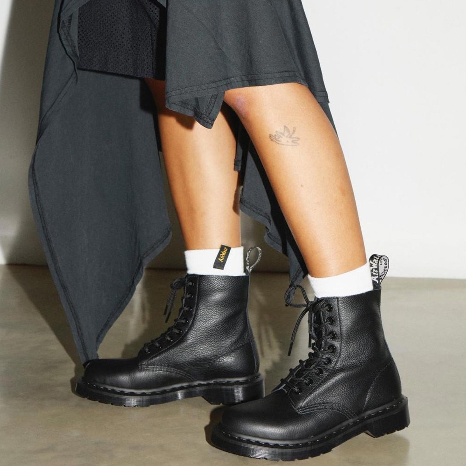Dr Martens AirWair 1460 Pascal Mono Lace-Up in Black, Size 36 New in Box $170
