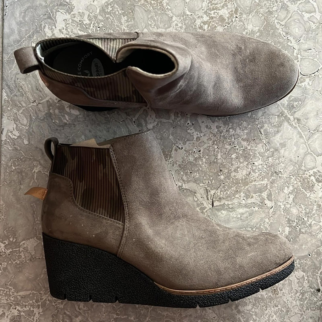 Dr. Scholl's Lean In Wedge Chelsea Boots Olive, Size 11, New in Box