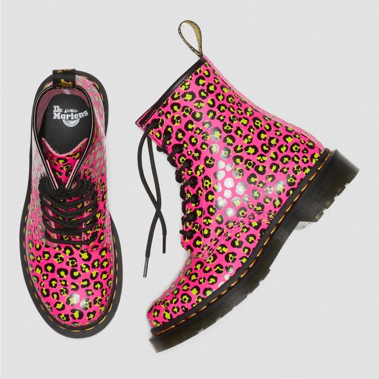 Dr Martens 1460 Leopard Smooth Leather Lace Up Boots, Pink Size 8 New w/o Box