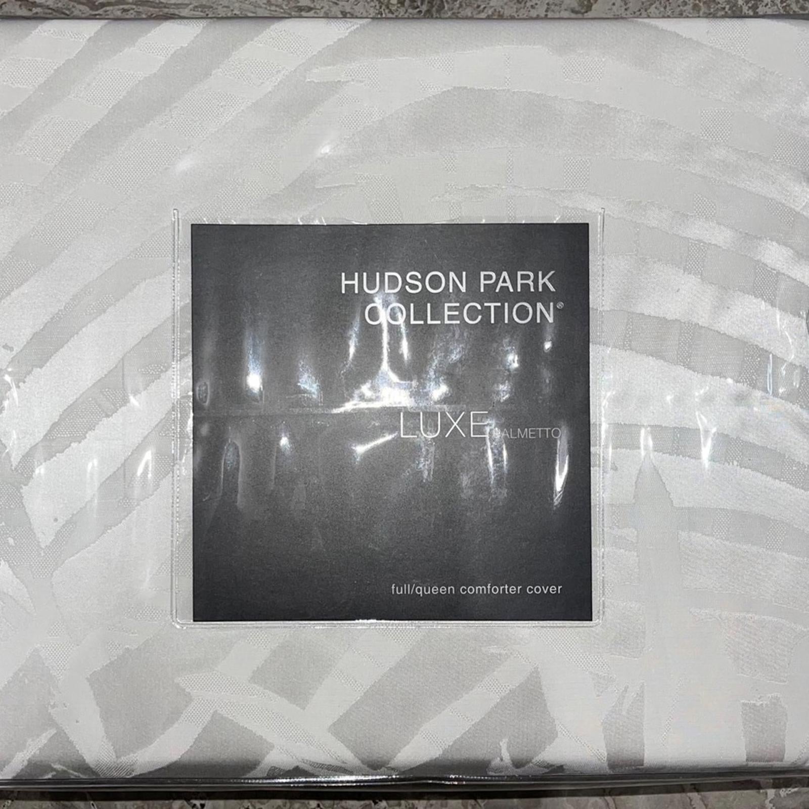 Hudson Park Palmetto Silk Blend Queen Duvet Cover + 2-Pillow Shams in White NWT