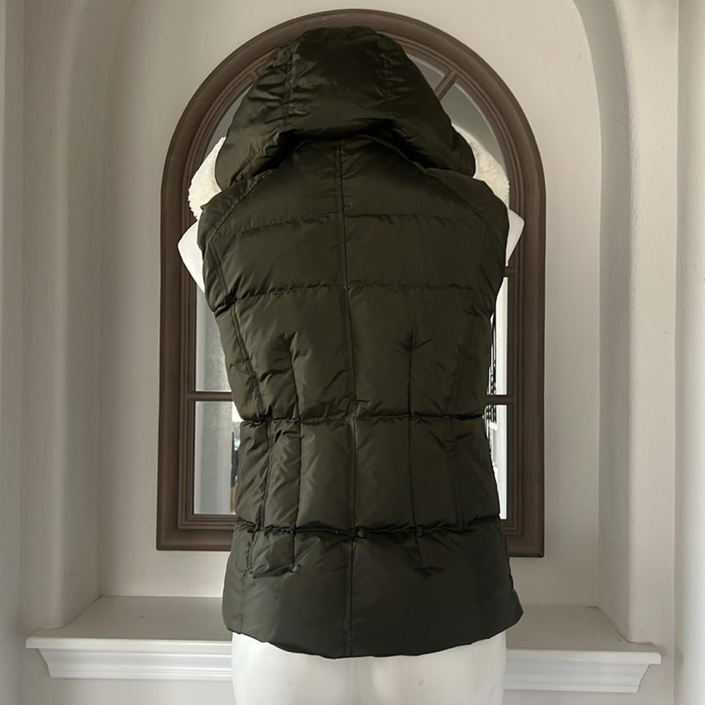 AQUA Annie Hooded Puffer Vest in Military/White Size S New w/Tag