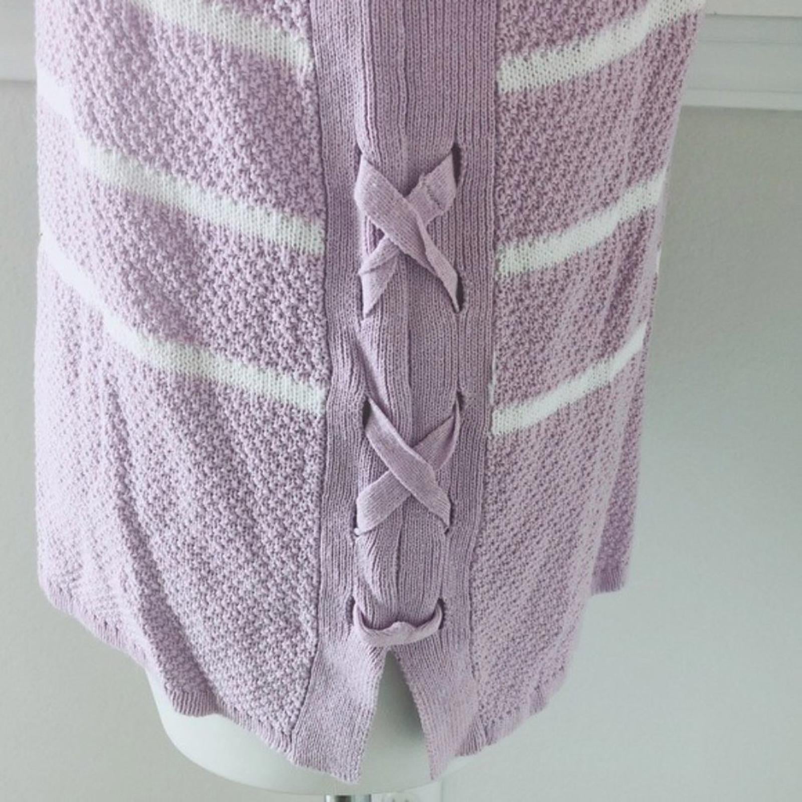 Design365 Striped Crew Neck Sweater in Violet Moon, Size L EXCELLENT!