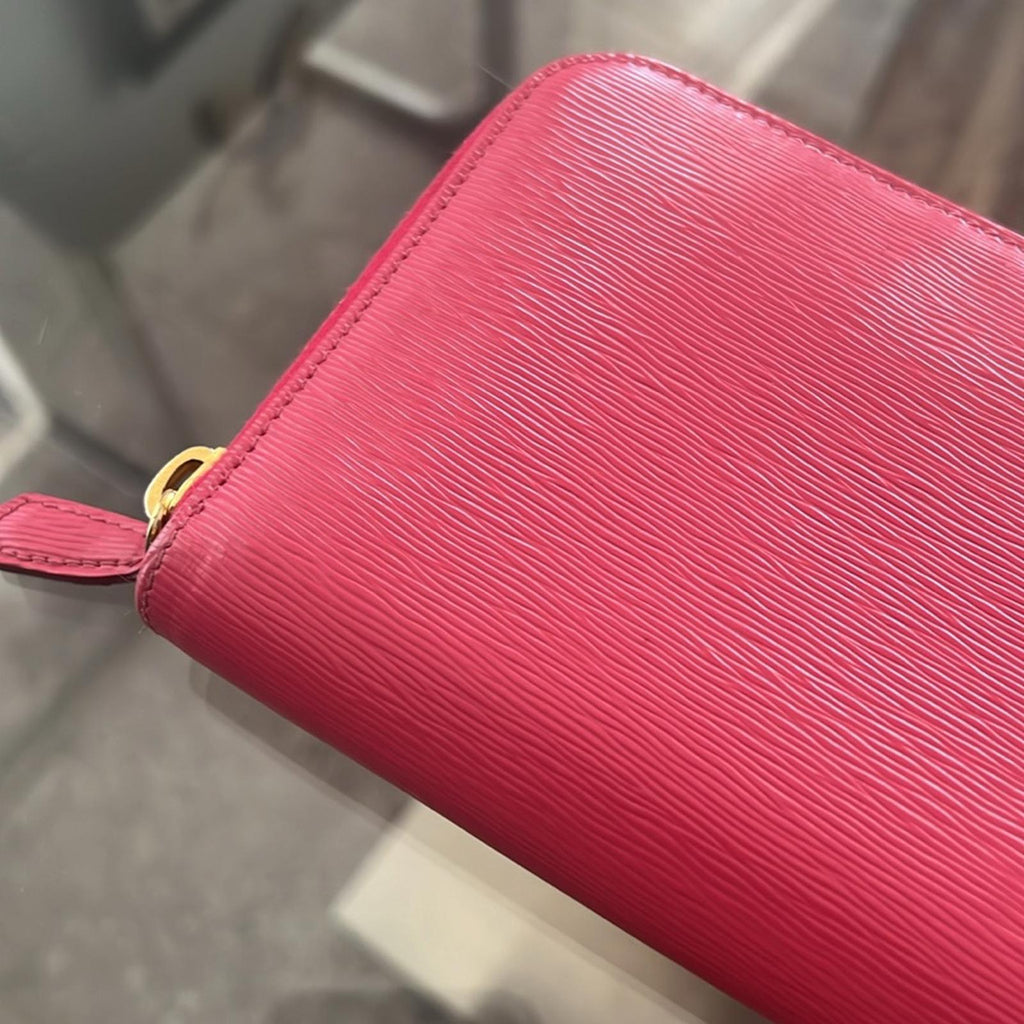 Prada Zip-Around Wallet in Pink Leather, EXCELLENT!