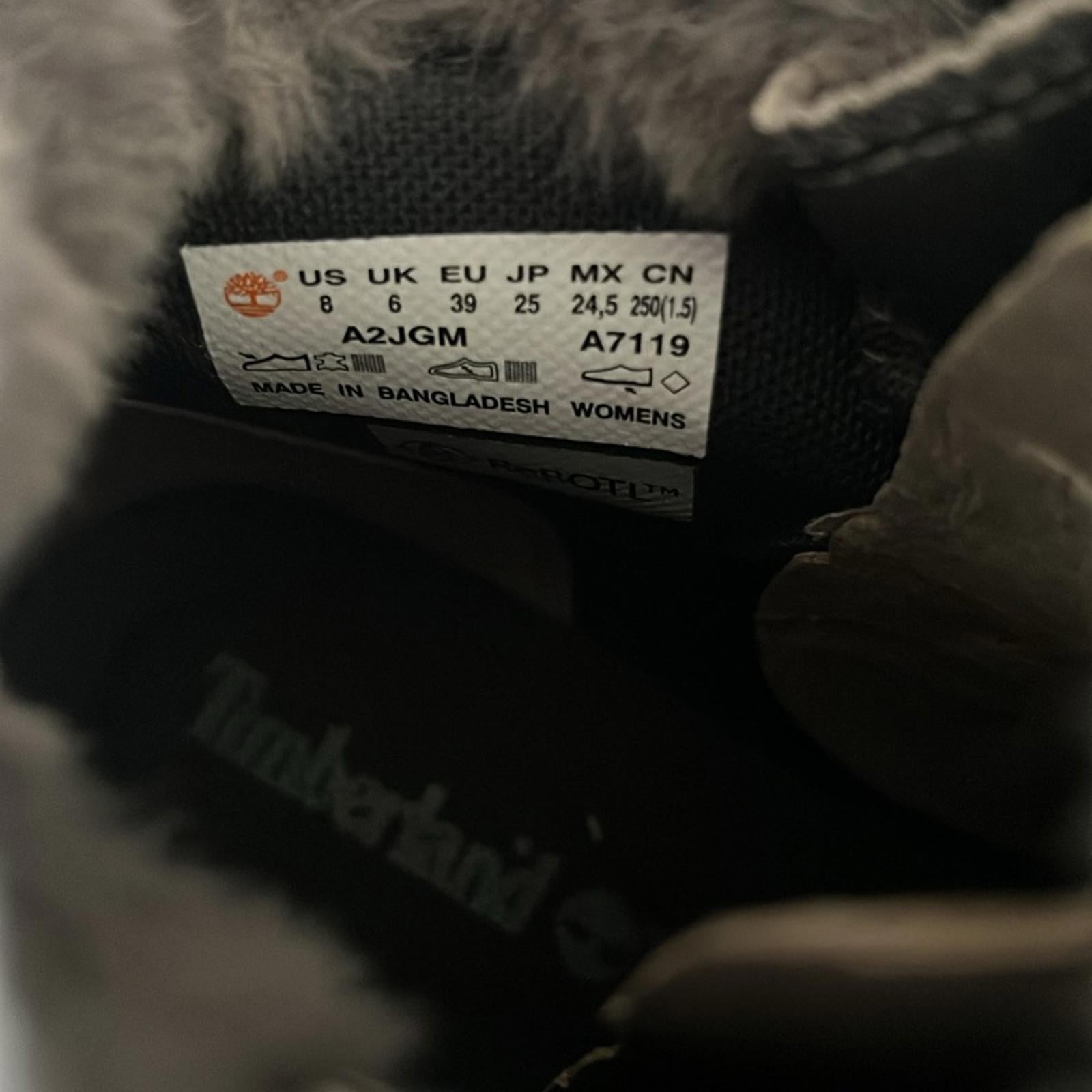 Timberland Courmayeur Valley Waterproof 6” Boots in Med Grey, Size 8 NEW in Box