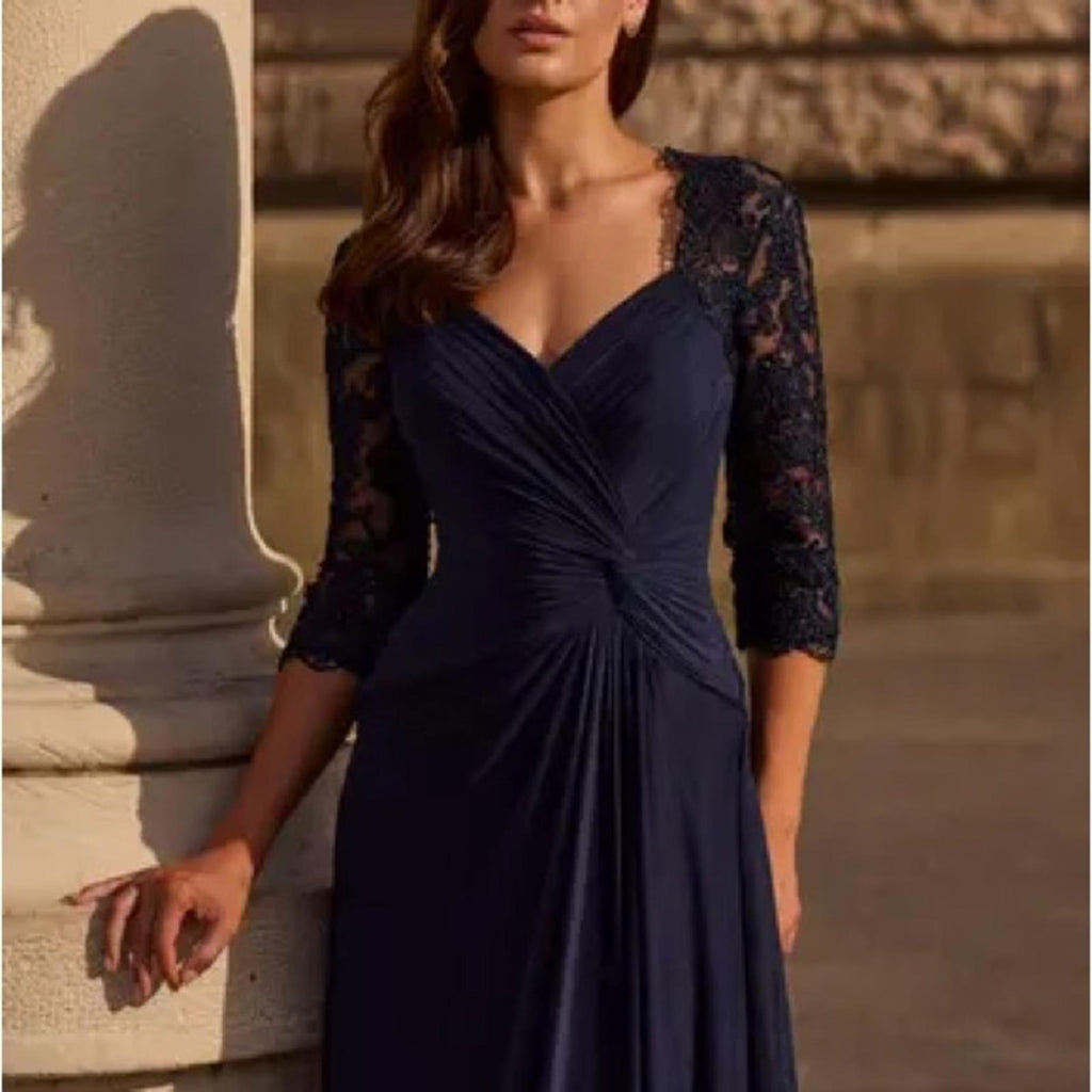 NWT La Femme Jersey Gown w/Knot Detail & Lace Sleeves, Size 4 New w/Tag $515