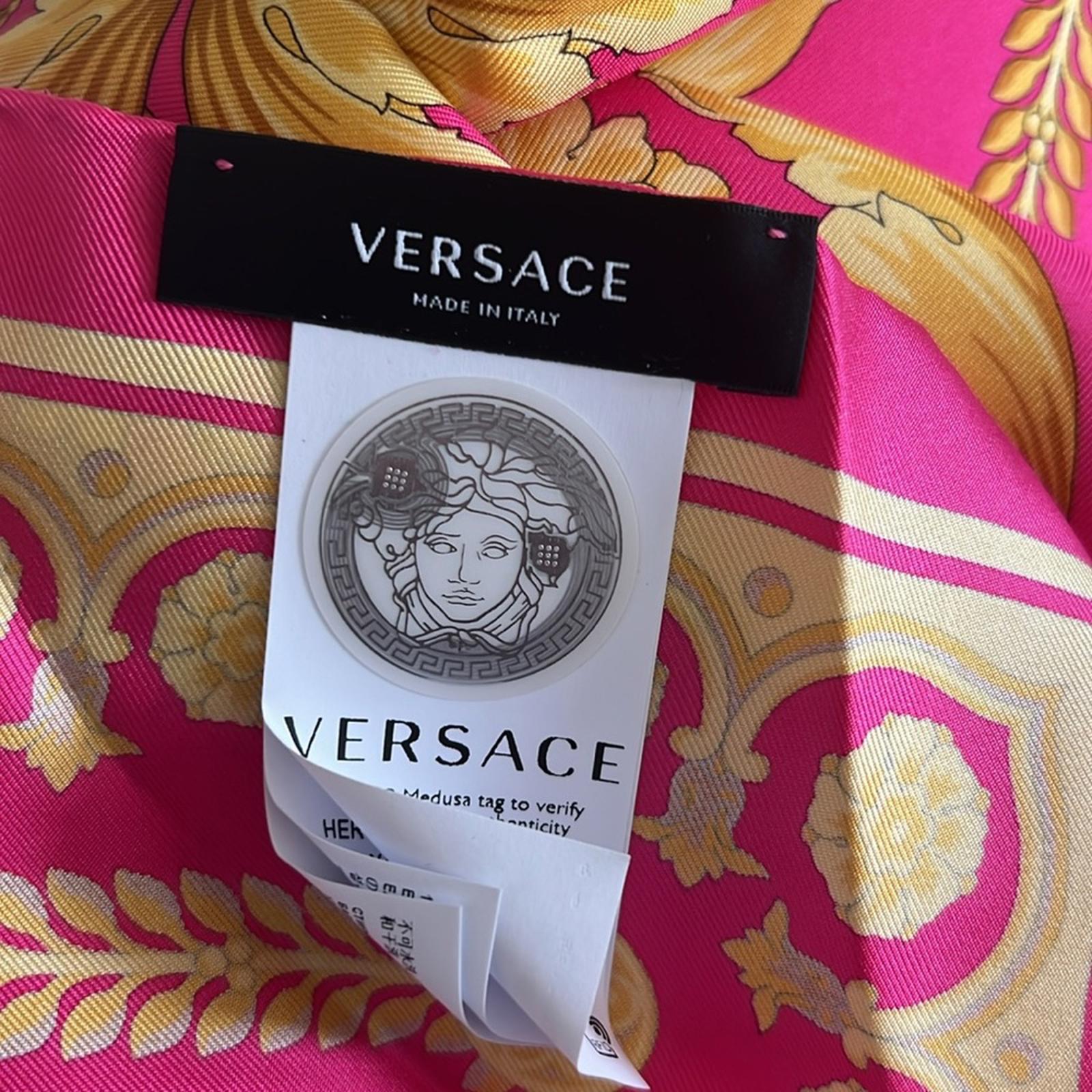 NEW Versace Barocco Print Silk Scarf Foulard, Pink/Gold  Size 36”x35” New $575