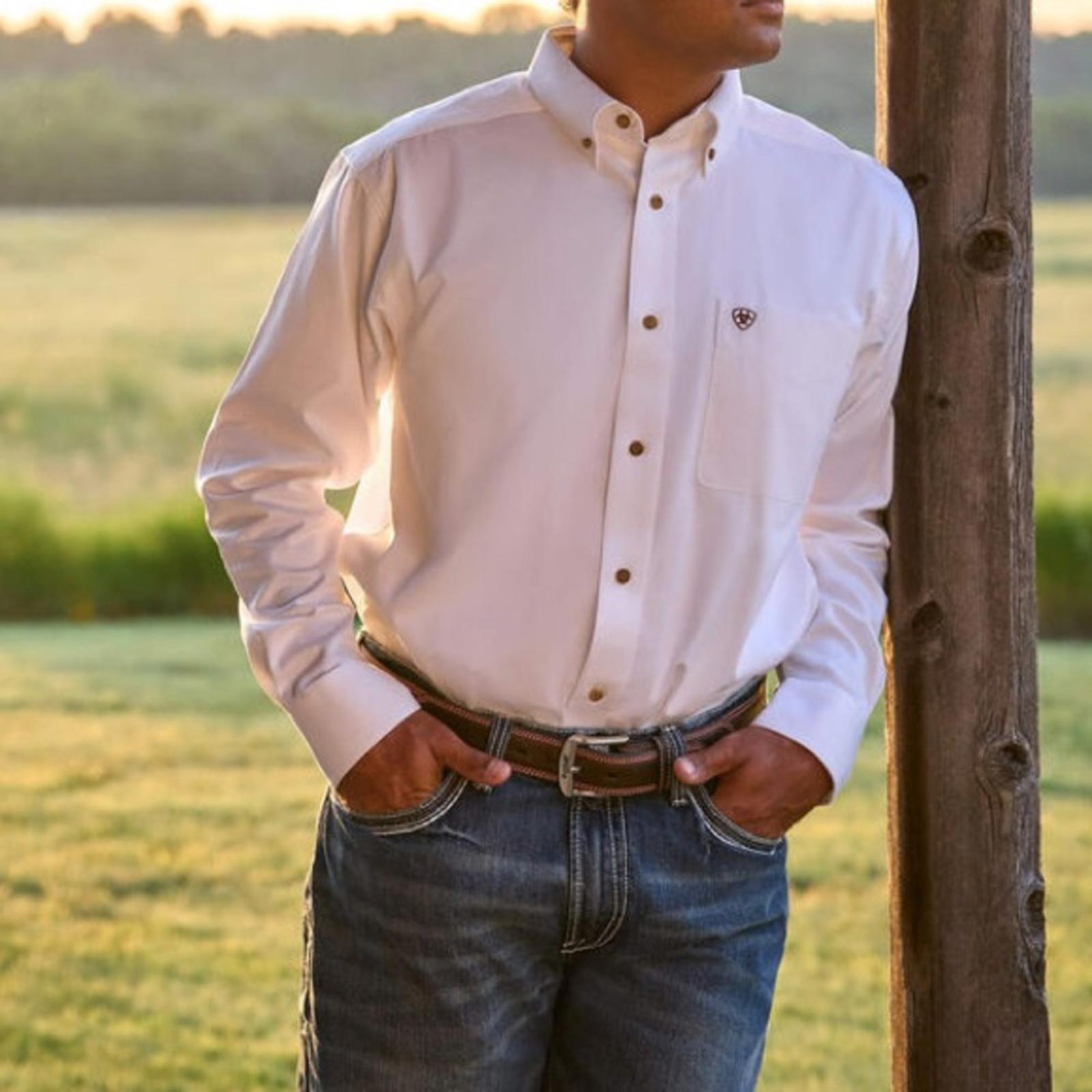 Ariat Solid Twill Classic Fit Shirt in White, Size S