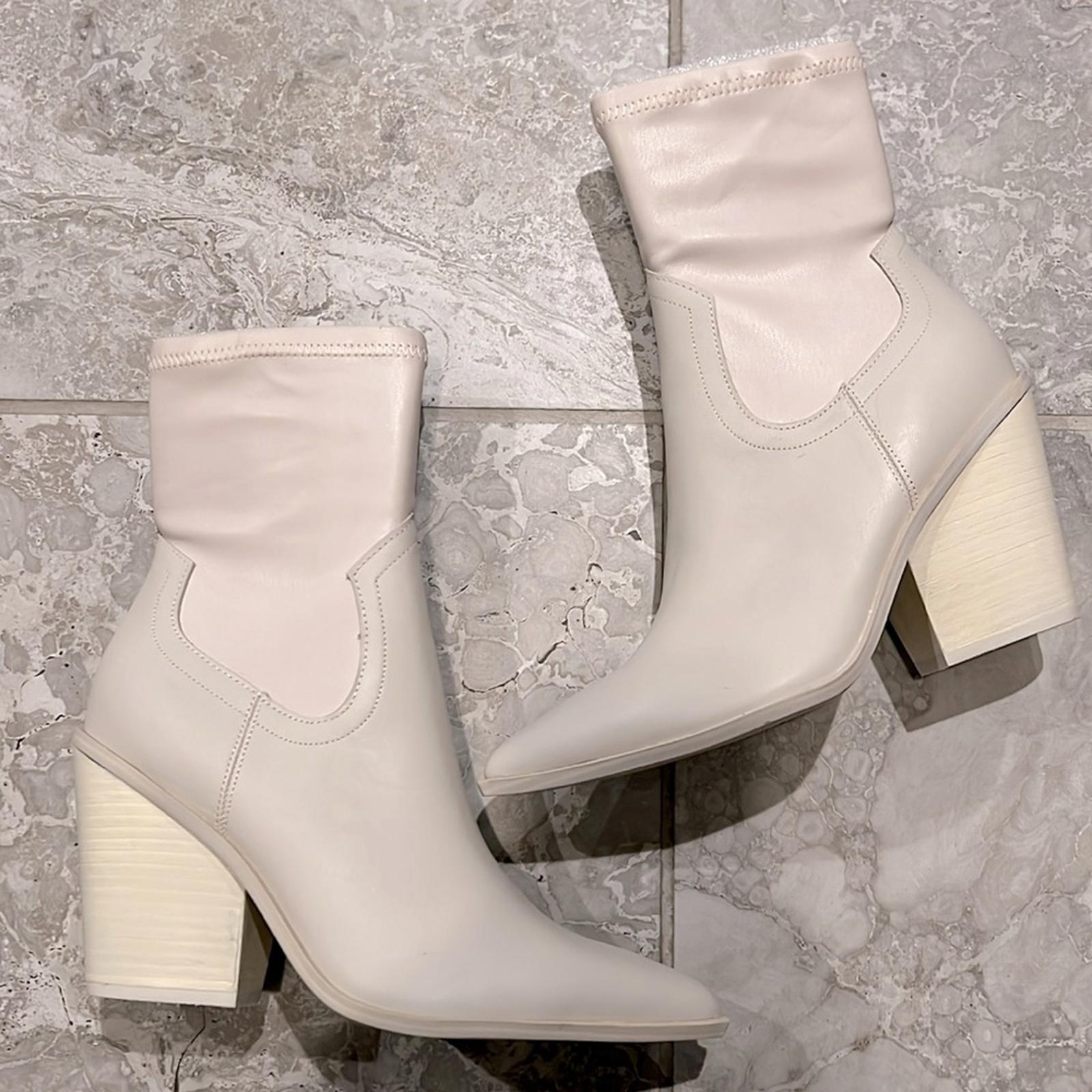 Steve Madden Thorn Western Boots Bone Stretch, Size 9 New in Box, Retail $140