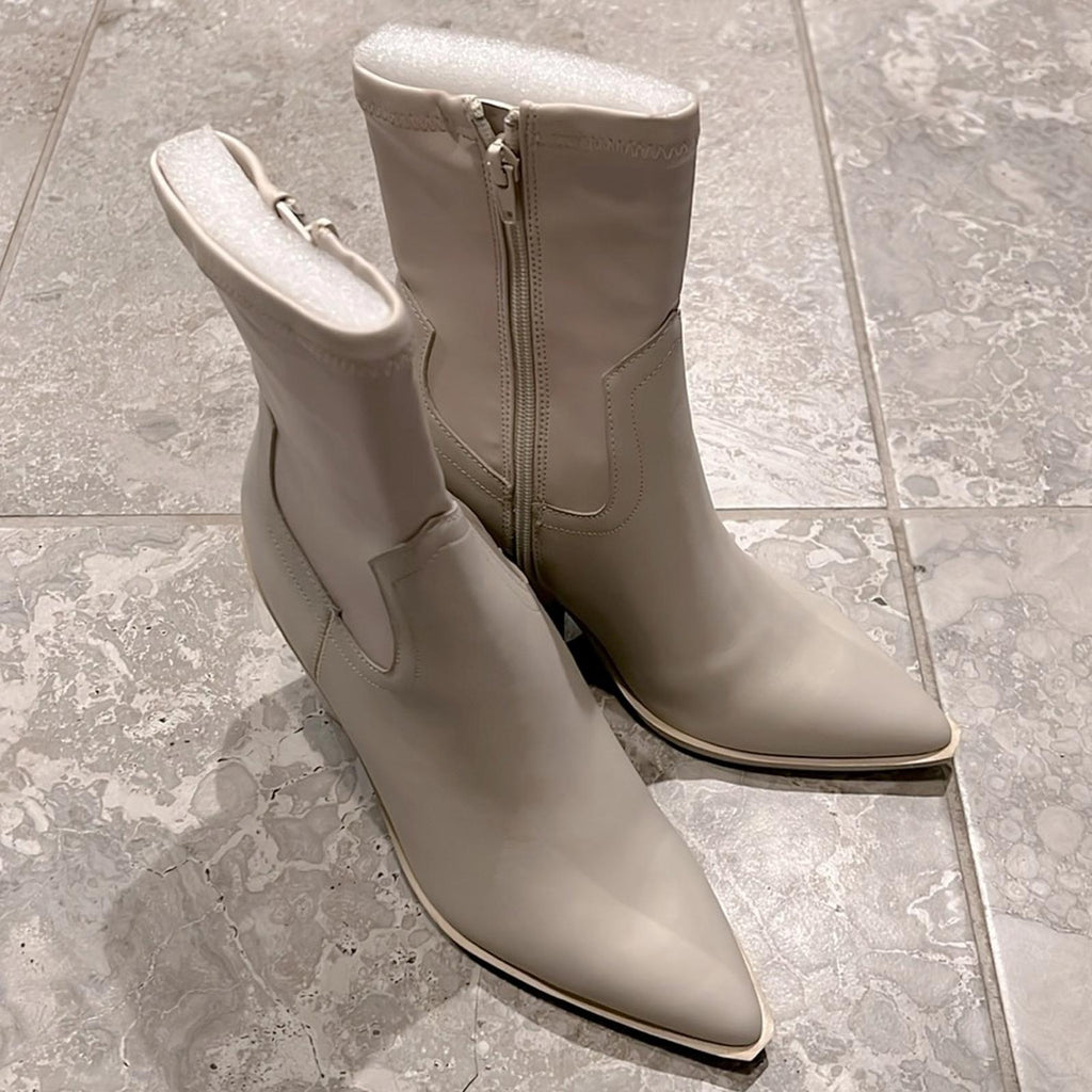 Steve Madden Thorn Western Boots Bone Stretch, Size 9 New in Box, Retail $140