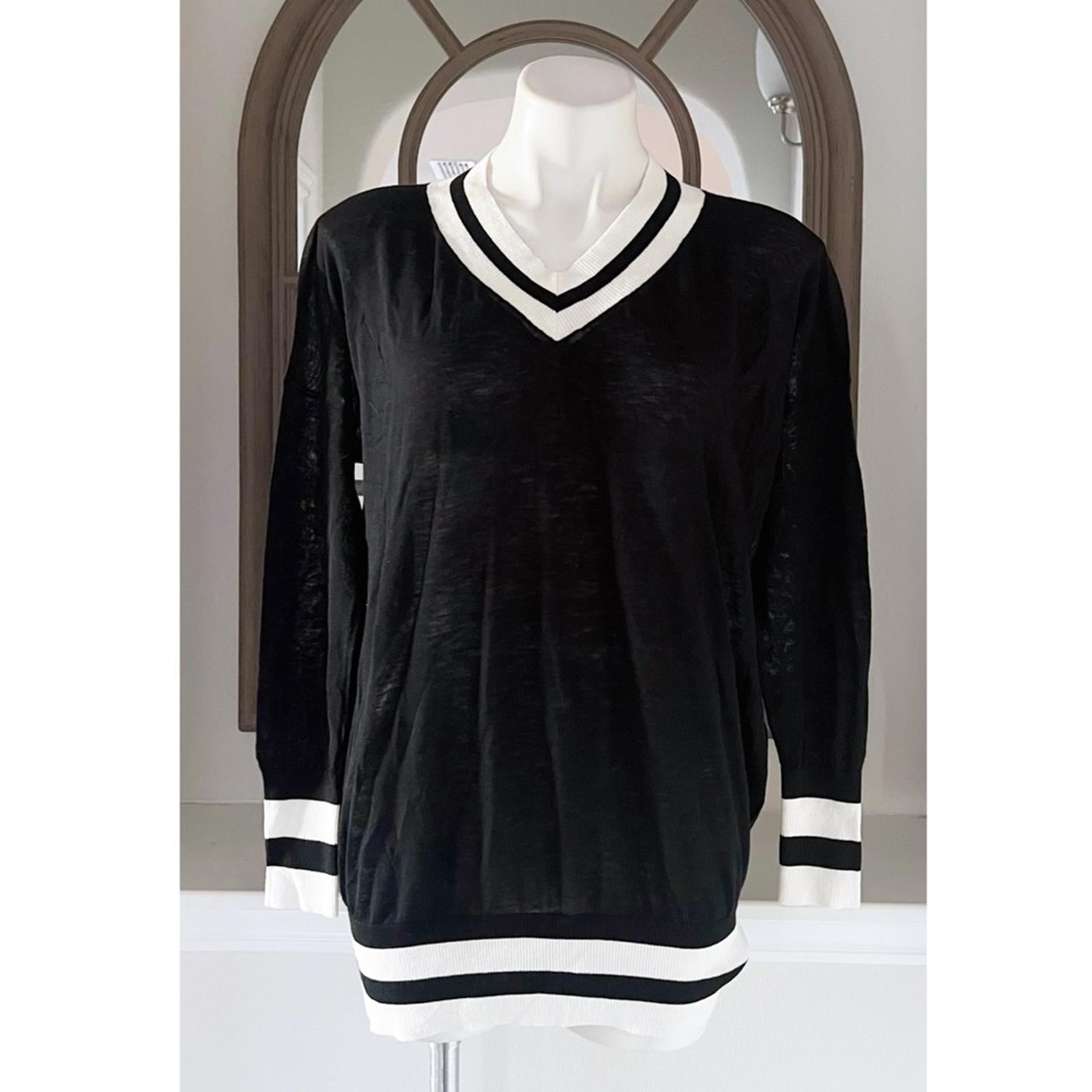 n:Philanthropy Sweatshirt in Black & White EXCELLENT!