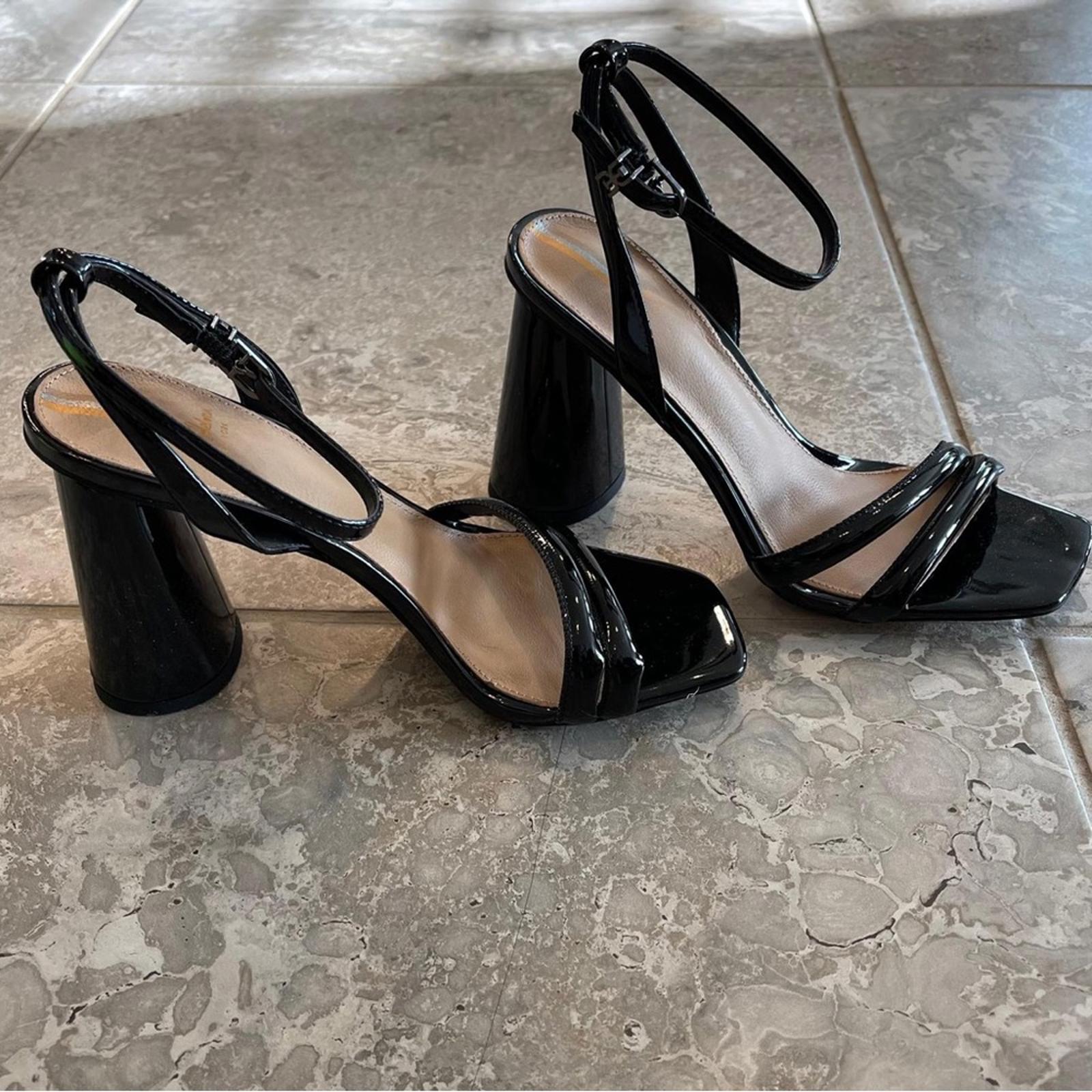 Sam Edelman Kia Block Heel Sandal Black Patent New in Box, Retail $140