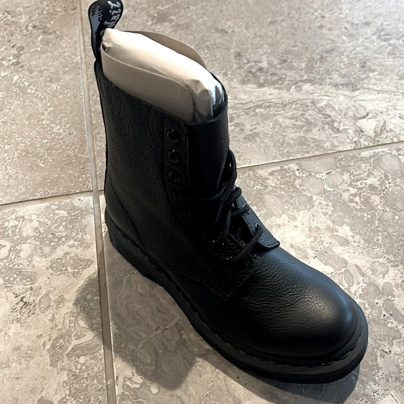 Dr Martens AirWair 1460 Pascal Mono Lace-Up in Black, Size 36 New in Box $170