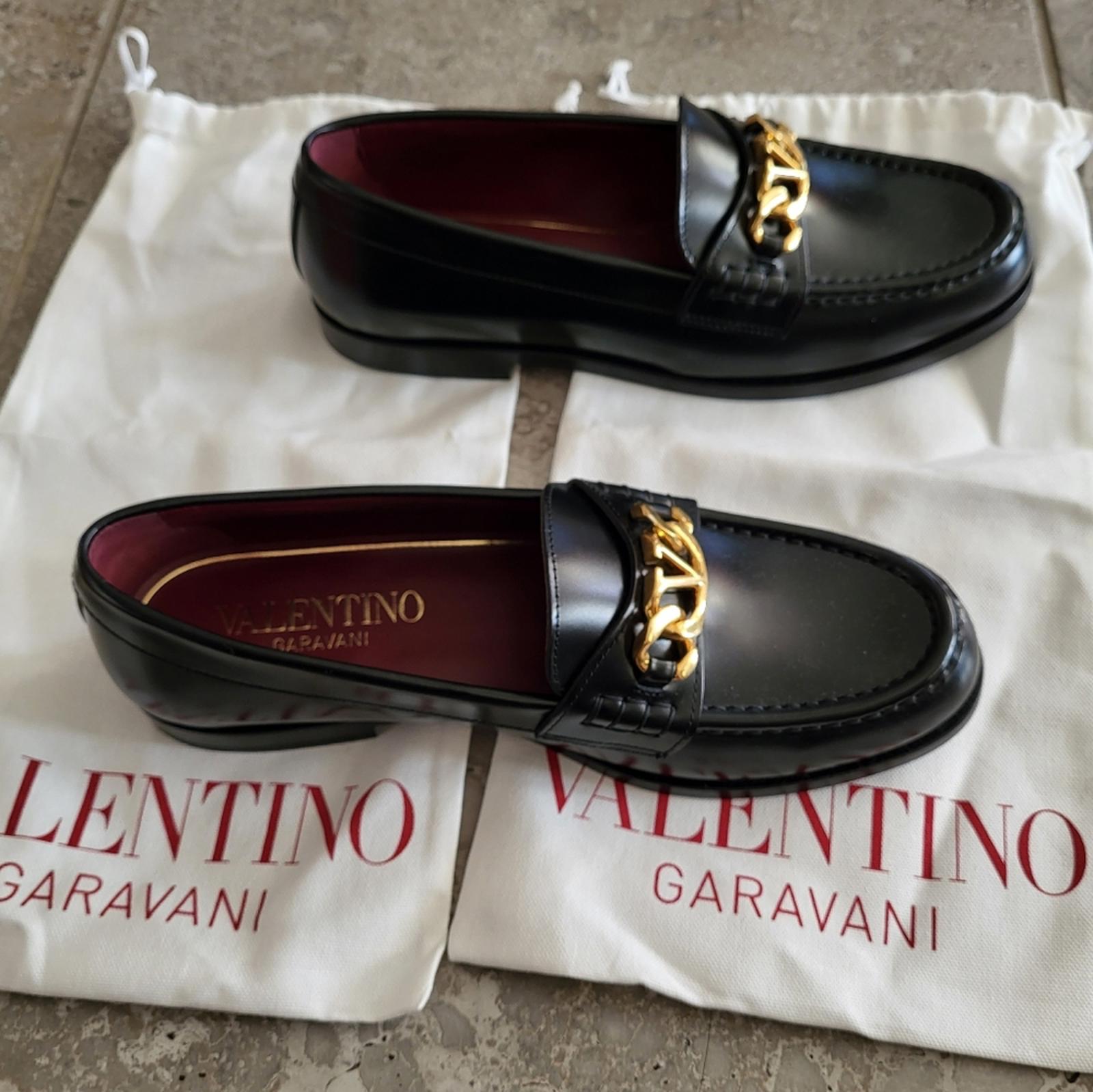 Valentino Garavani VLogo Chain Loafers in Black/Gold Size 42 NEW +DustBag $1,150