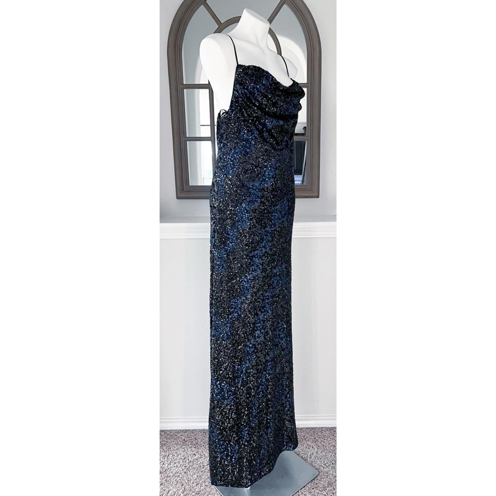 Halston Syrena Gown in Wave Sequined , Black/Navy Size 12 New w/Tag Retail $595