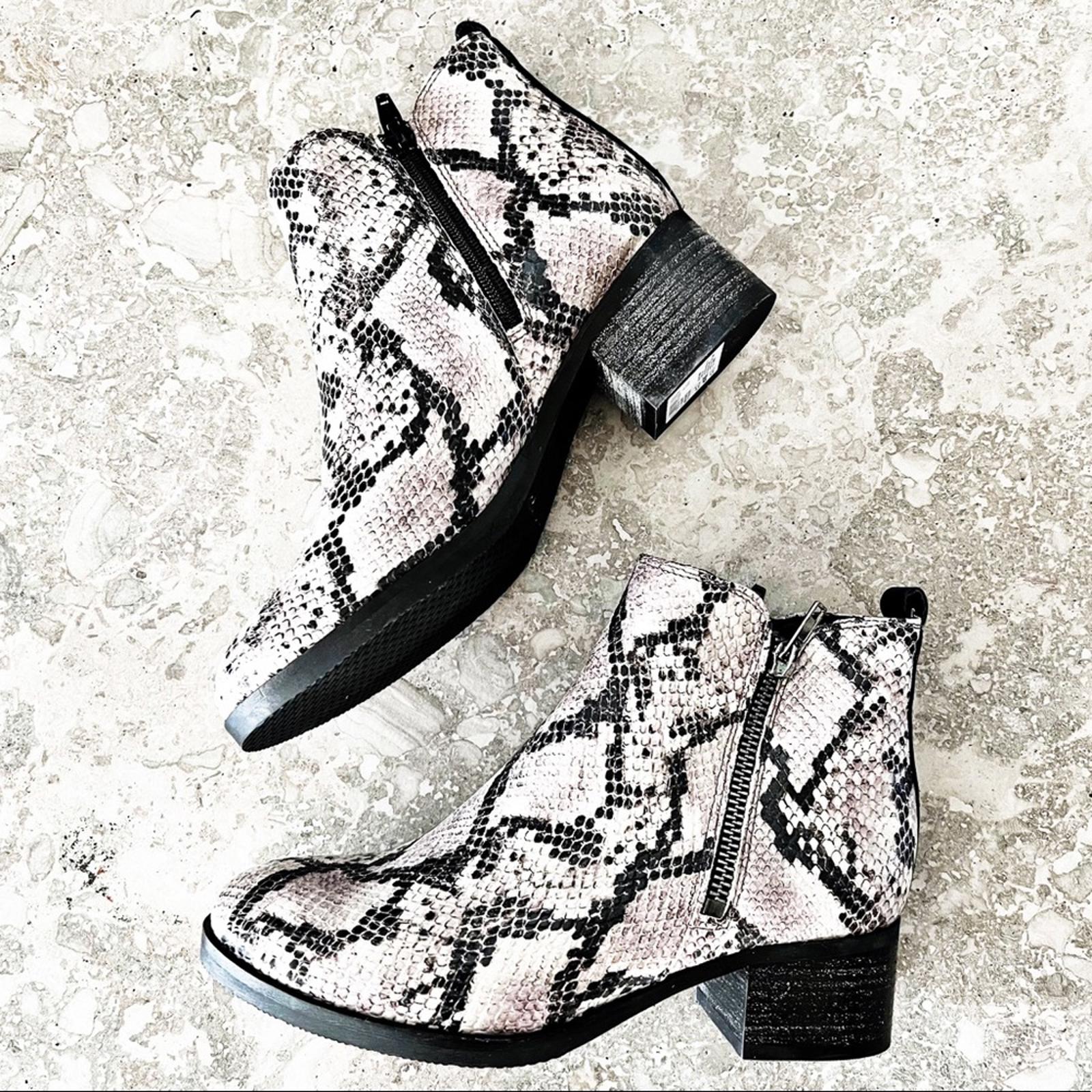 Clarks Mila Sky Grey Snake Leather Ankle Boots, NEW, Size UK 3, US 5½