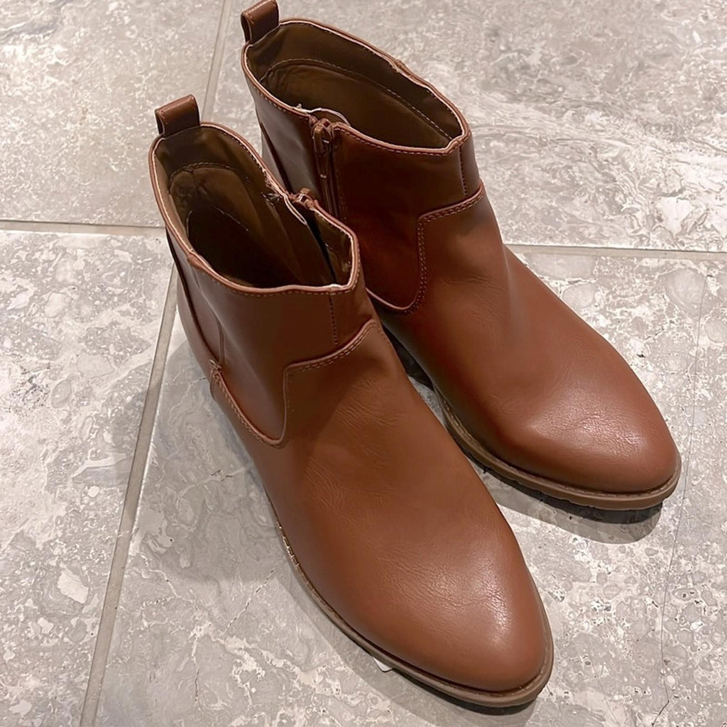 Style & Co. Memphyss Faux Leather Side Zip Ankle Boots Shoes, Cognac Size 9 NEW