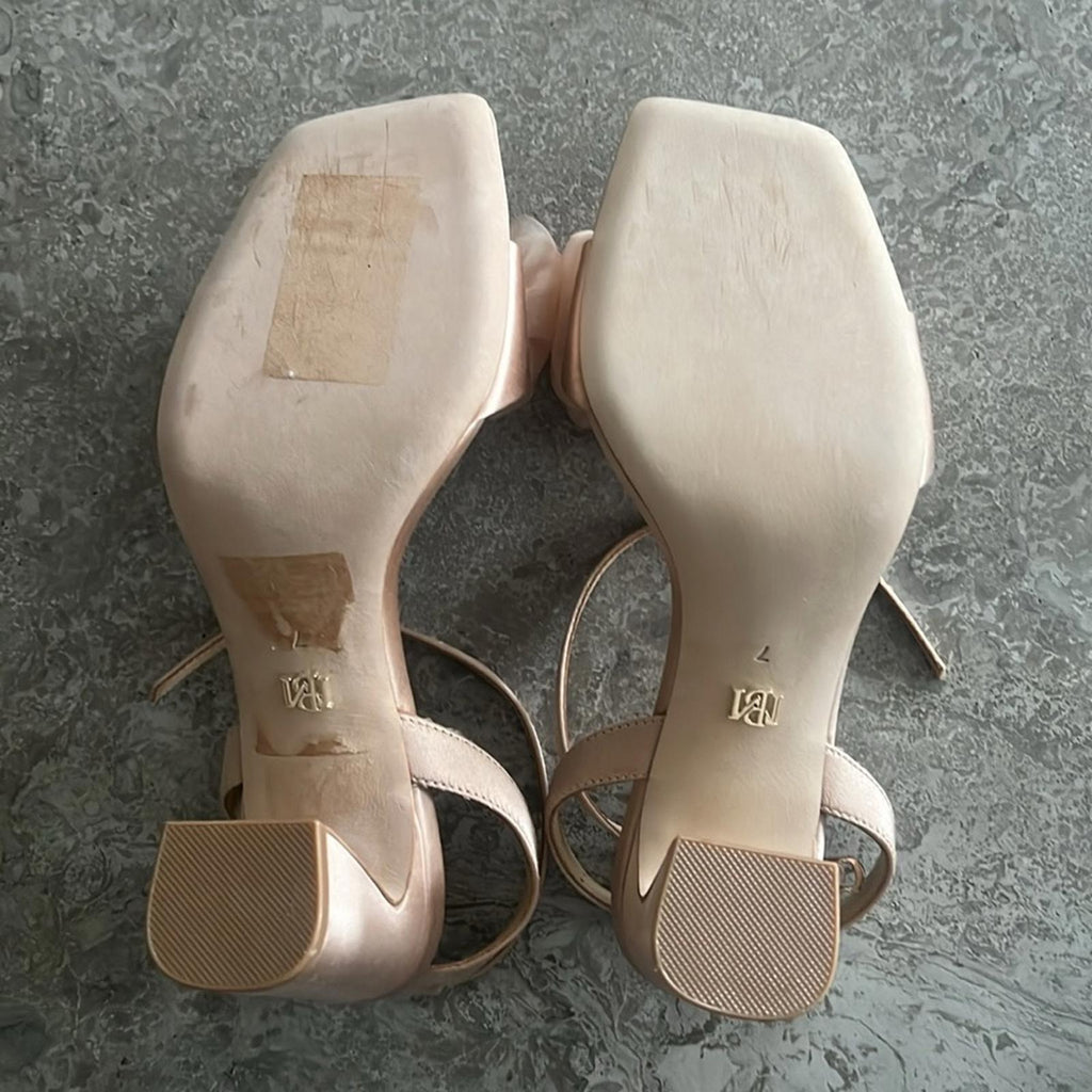Badgley Mischka Carli Square Toe Triple Flower High Heel Sandals, Size 7, NEW