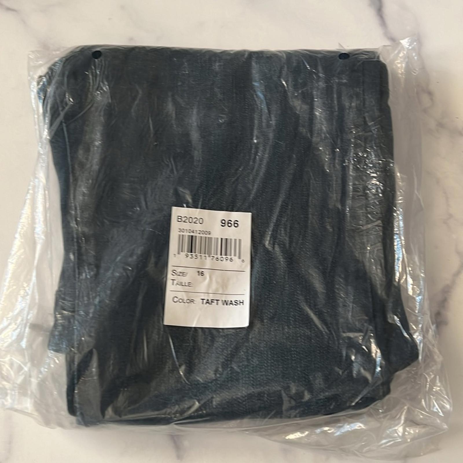 The Children’s Place Boys Skinny Jeans in Taft Wash, Size 16 New w/Tag $34.95