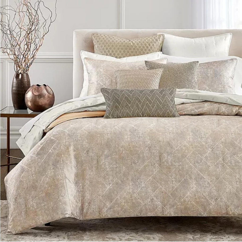 Hudson Park Collection Linear Sandstone Duvet Cover, NWT, Size Full/Queen $425