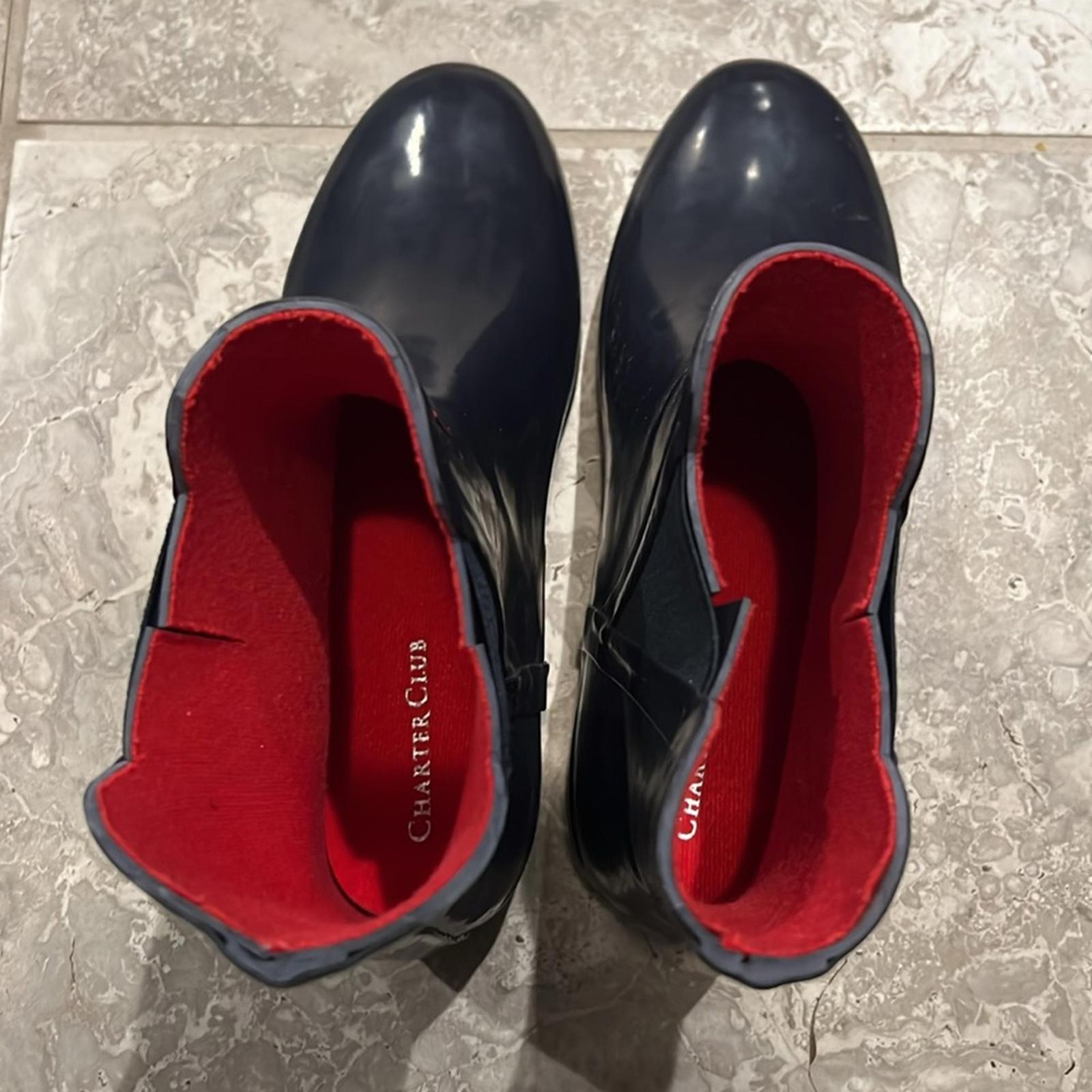 Charter Club Cloudburst Outdoor Stretch Rain Boots in Navy EXCELLENT