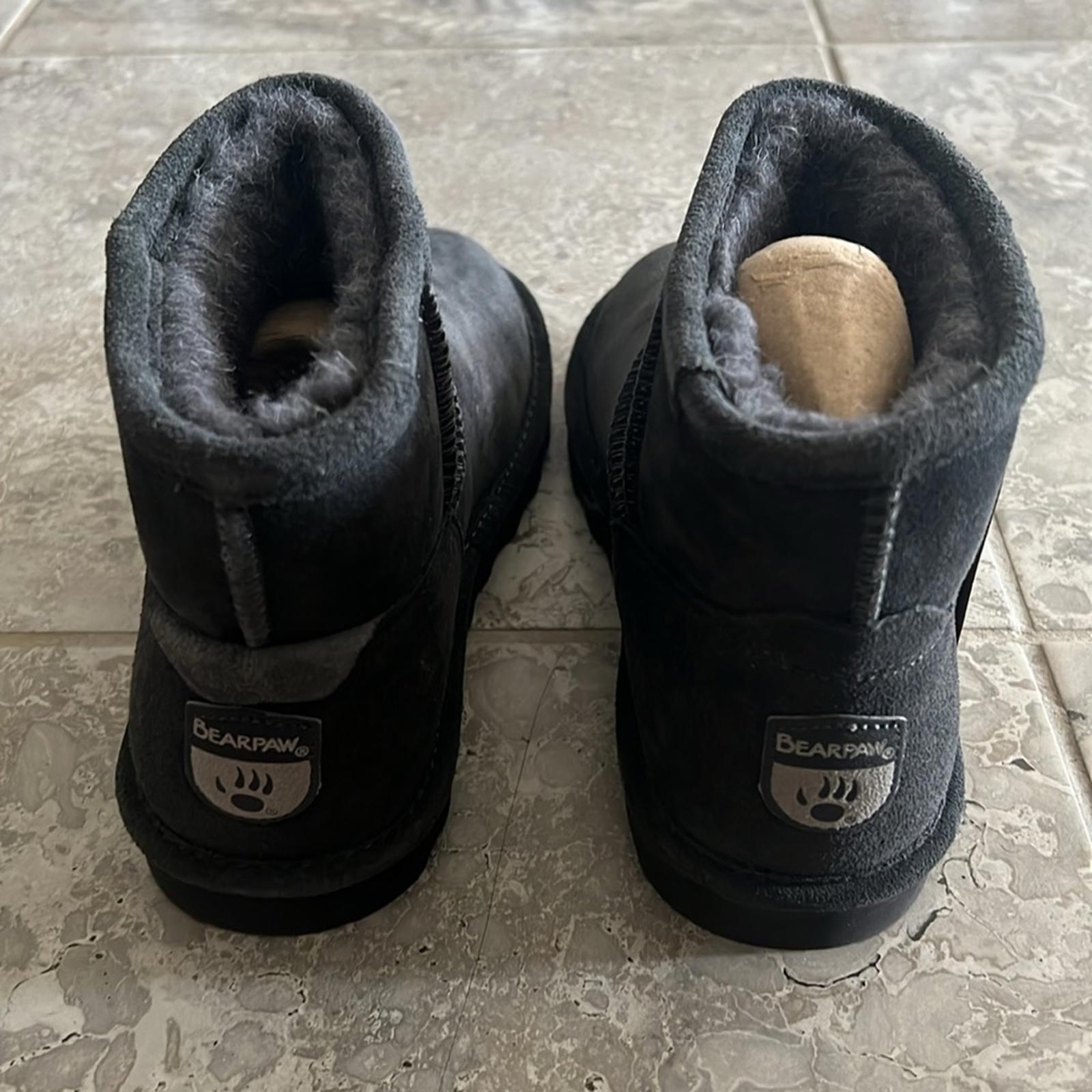 BearPaw Alyssa Suede Ankle Boots in Graphite, NWT, Size 9