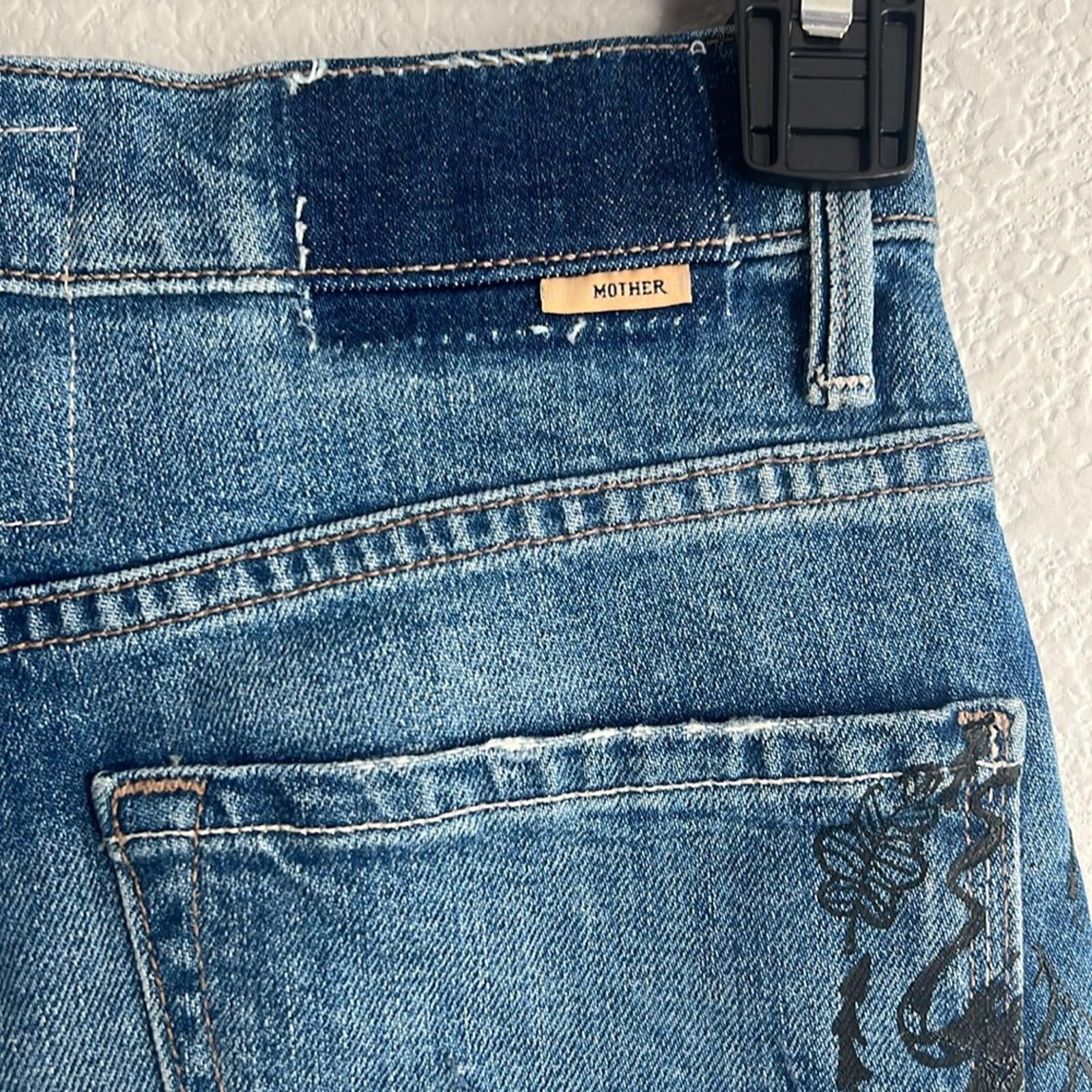 Mother High-Waisted Smokin’ Short Fray Jeans w/Strawberry Patch, Size 26 NWT