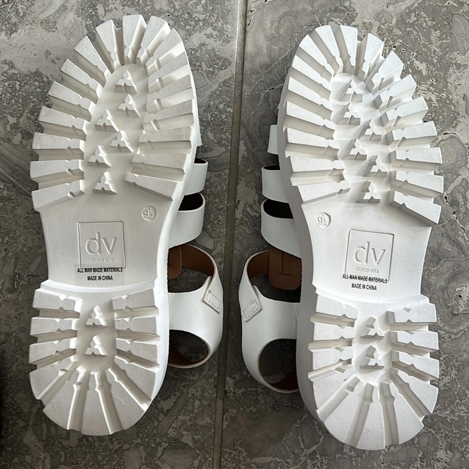 DV by Dolce Vita Loera Platform Sandals in White, Size 9.5 NEW w/o Box